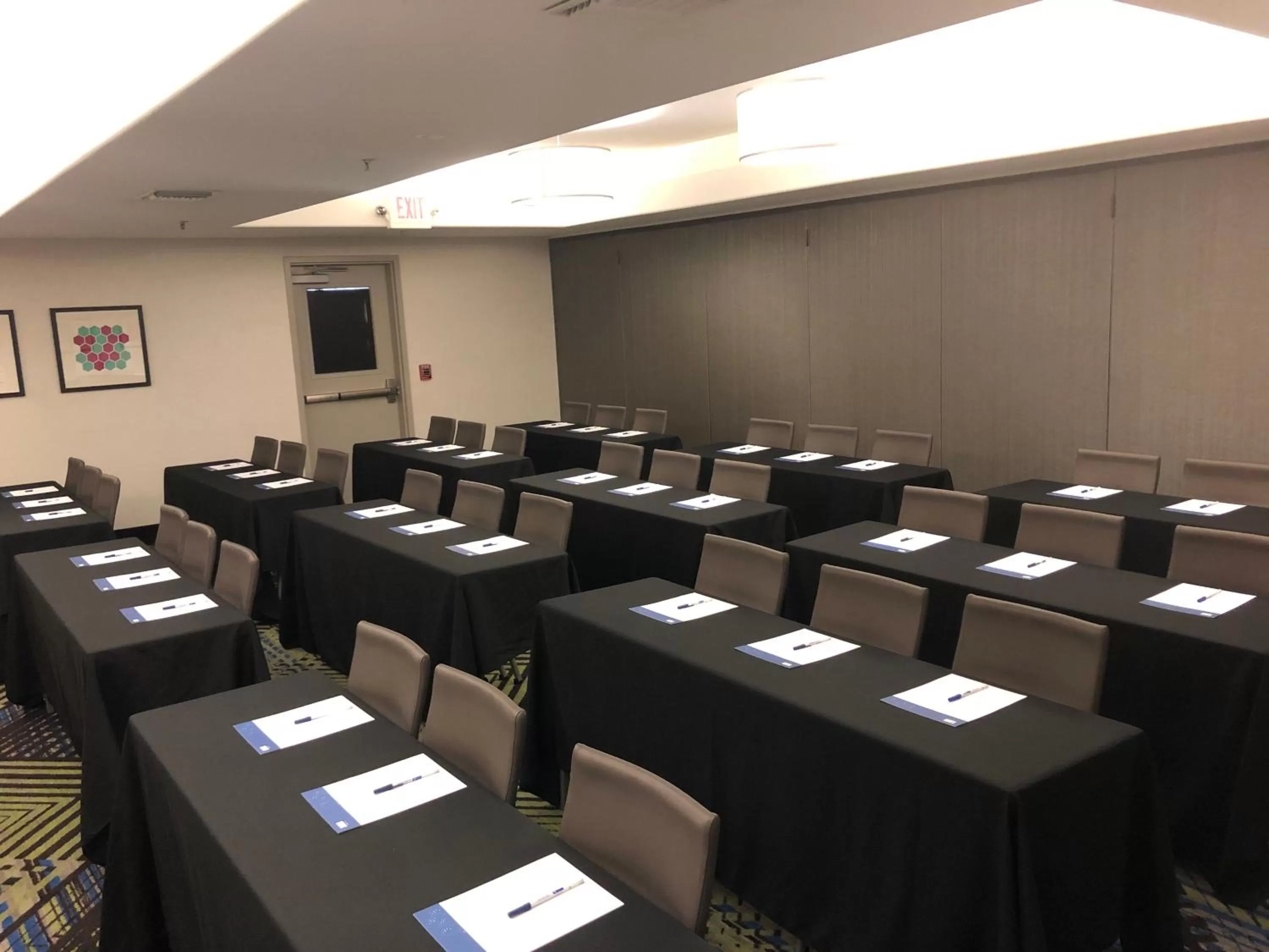 Meeting/conference room in Holiday Inn Express Hotel & Suites Modesto-Salida by IHG