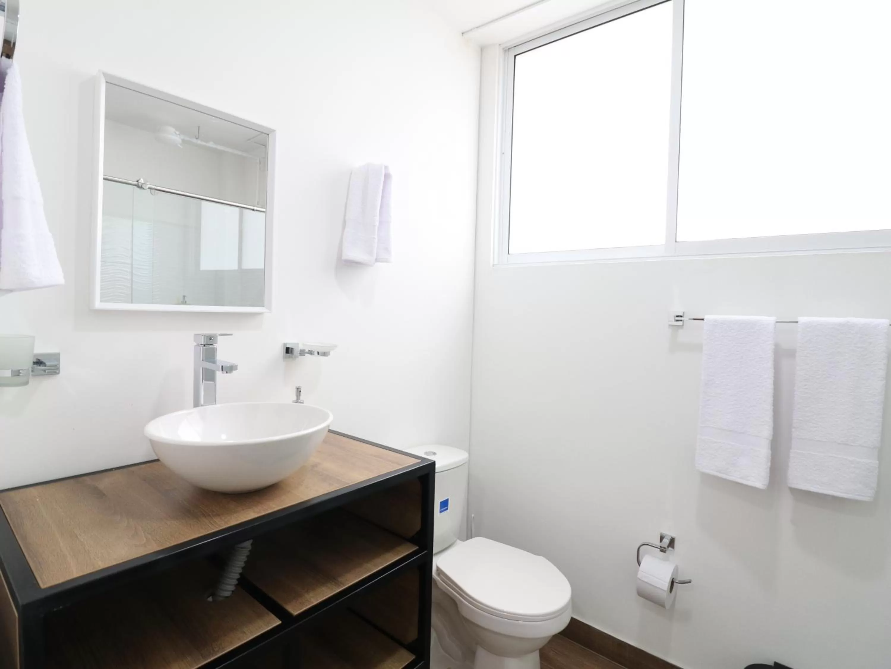 Bathroom in 554 Apartments