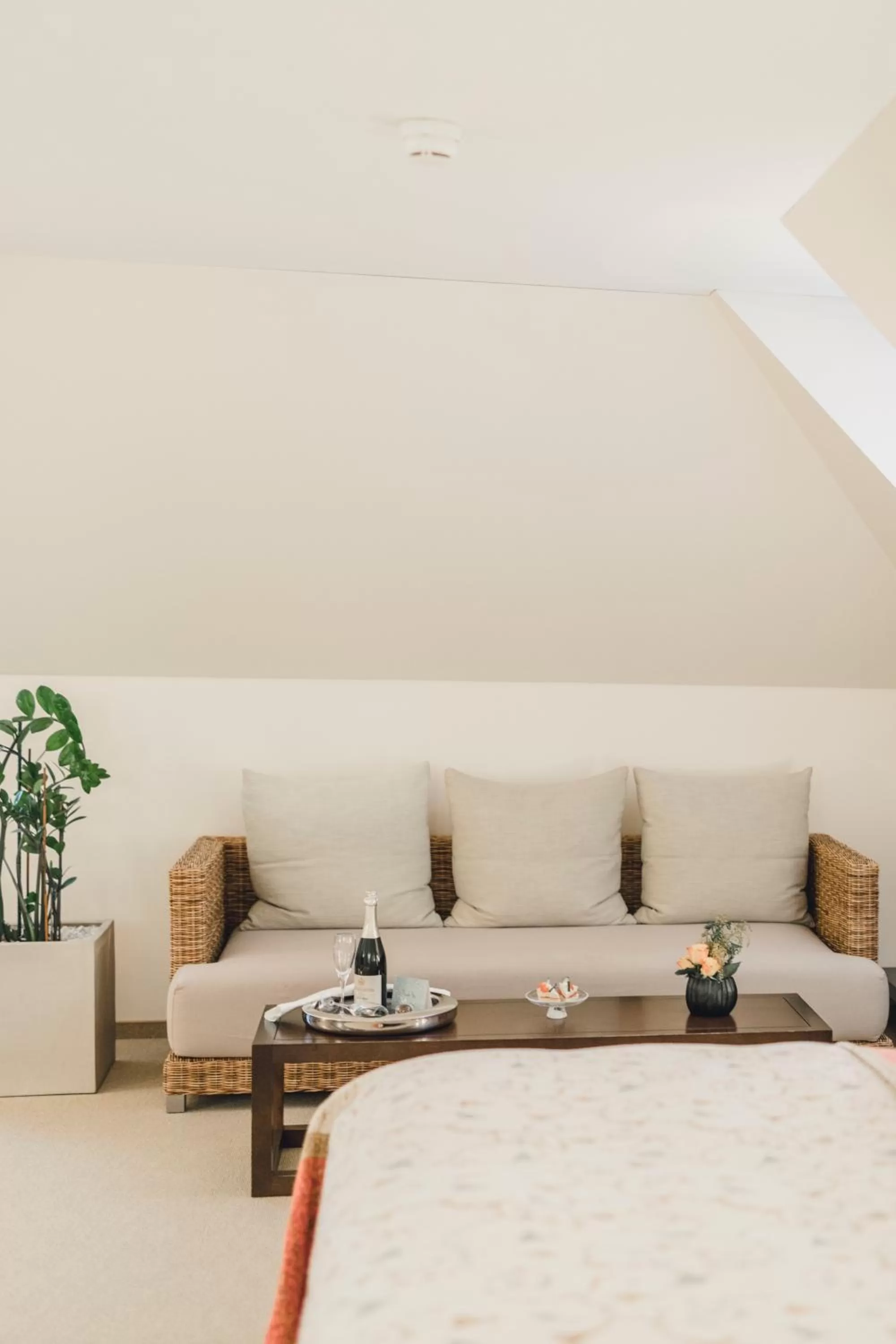 Seating area, Bed in Residence Hotel