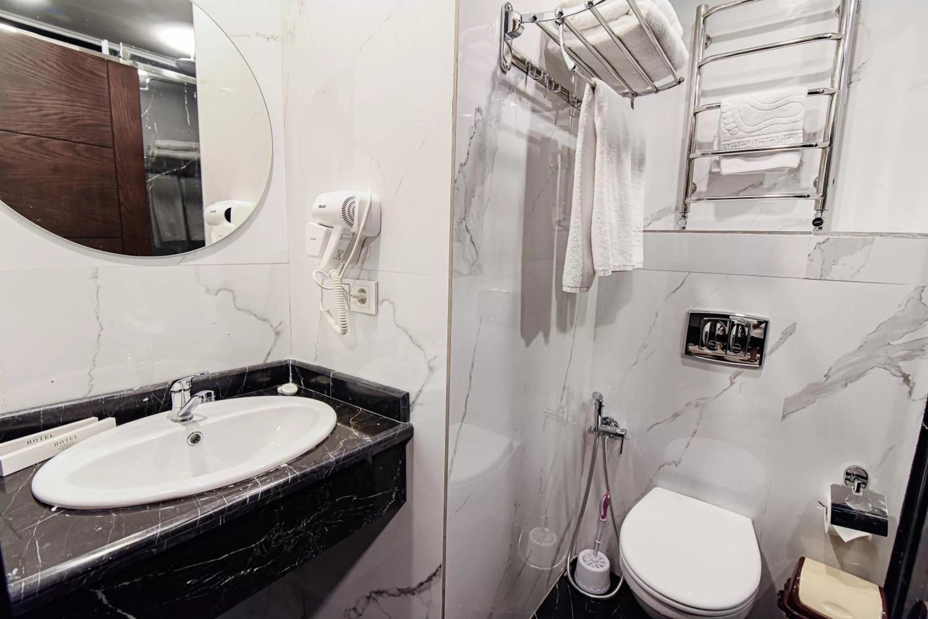 Bathroom in East Palace Hotel