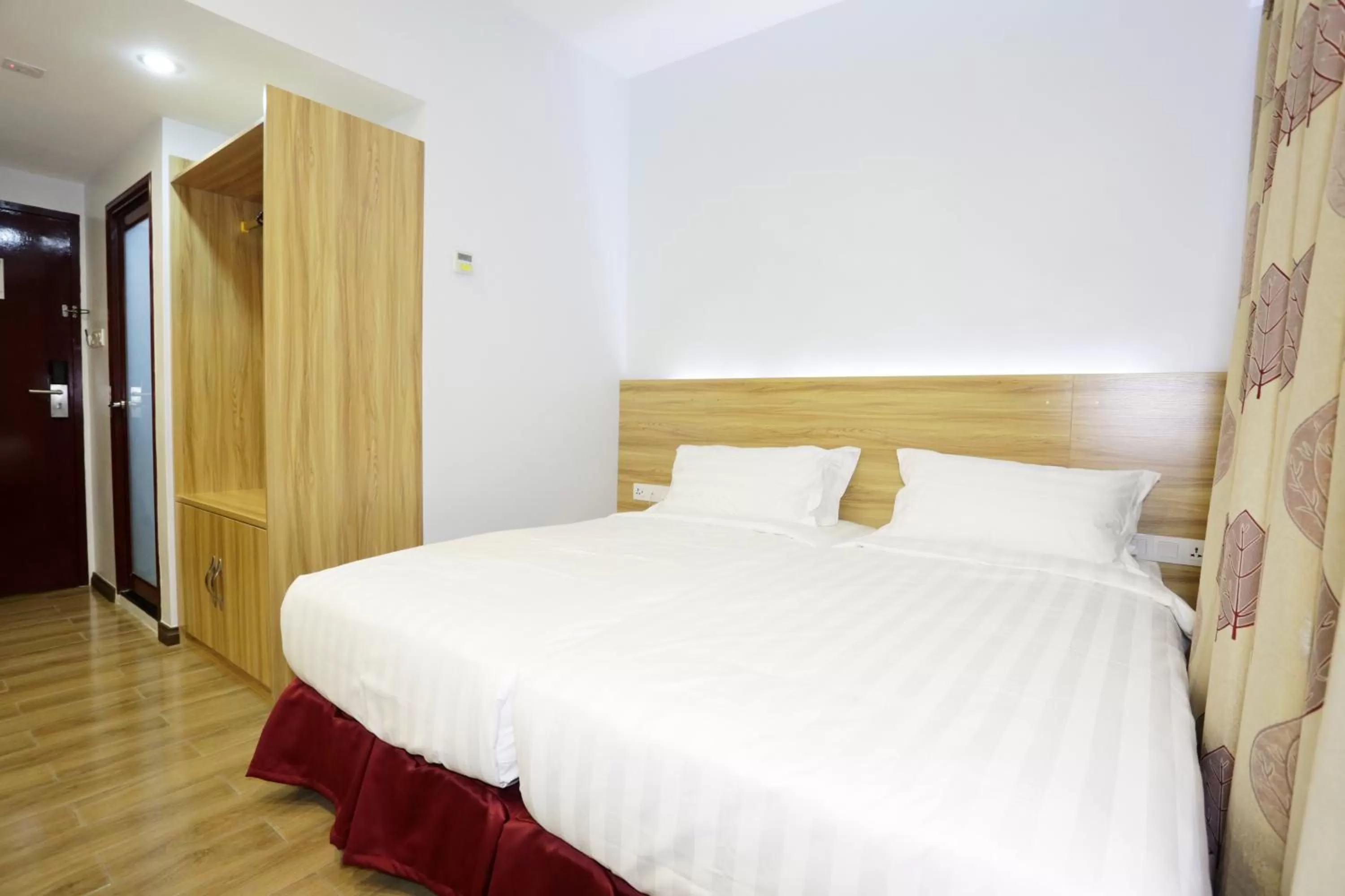 Photo of the whole room, Bed in City Garden Hotel