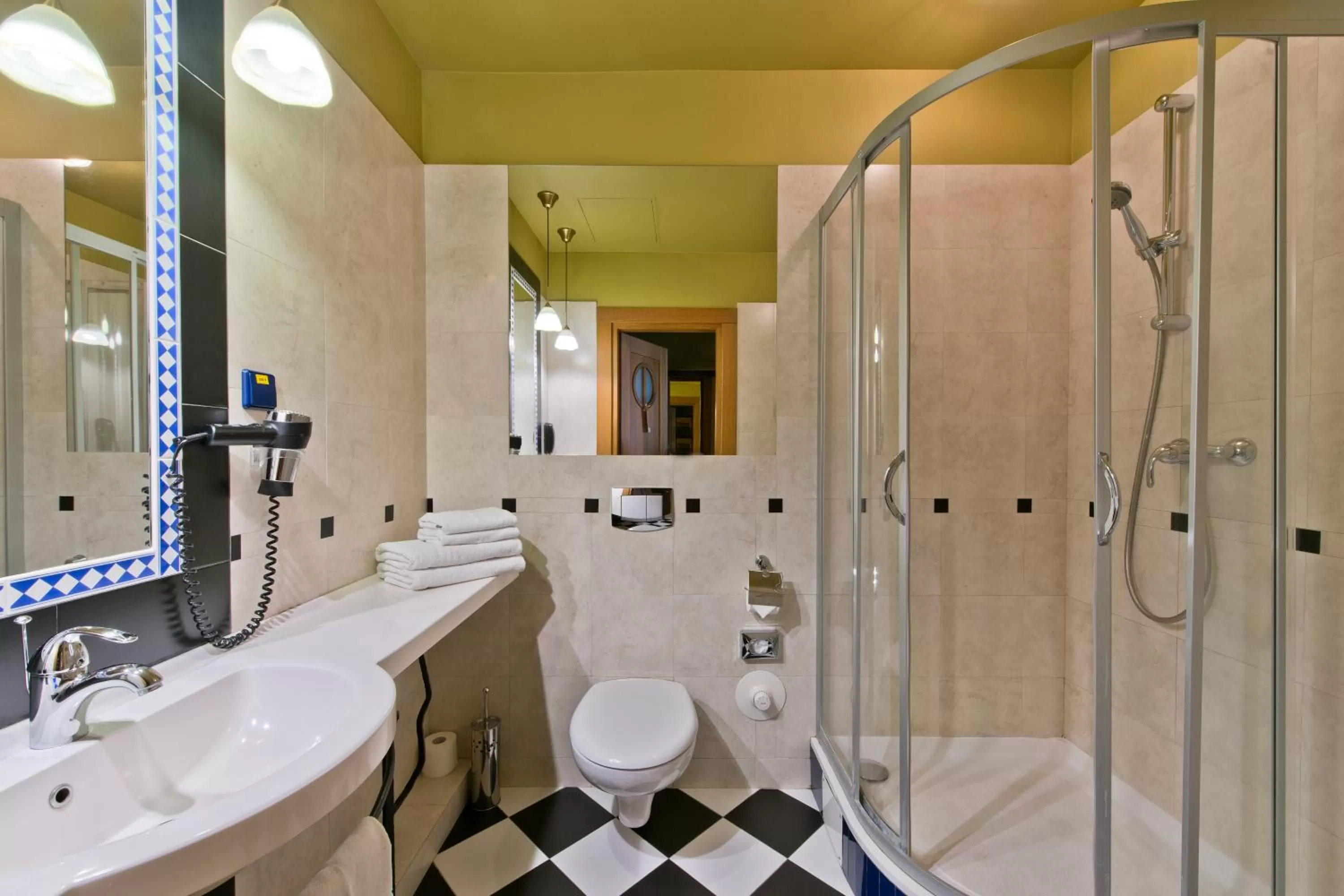 Shower in BEST BALTIC Hotel Druskininkai Central