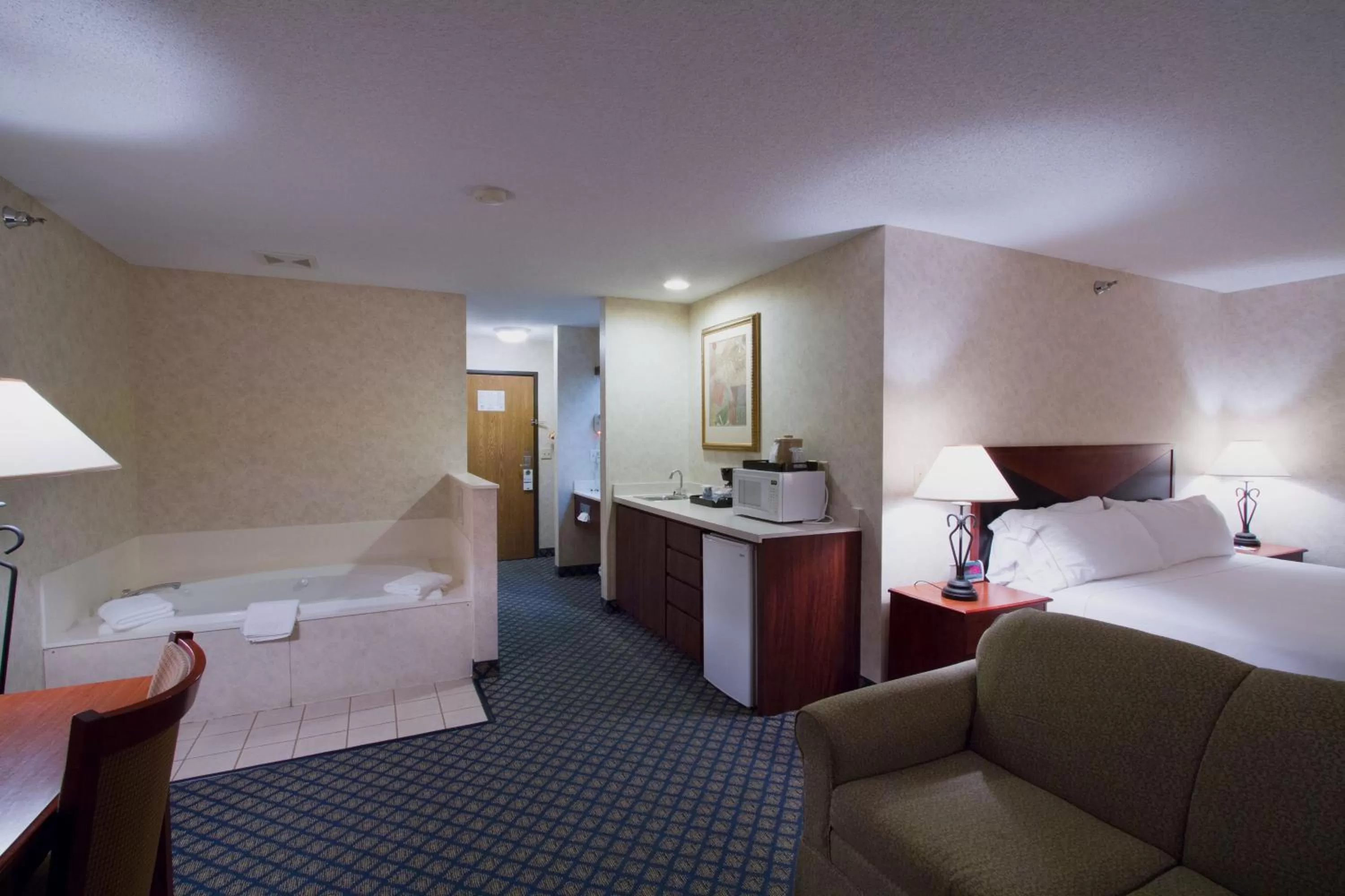 Photo of the whole room, Bed in Miles City Hotel & Suites