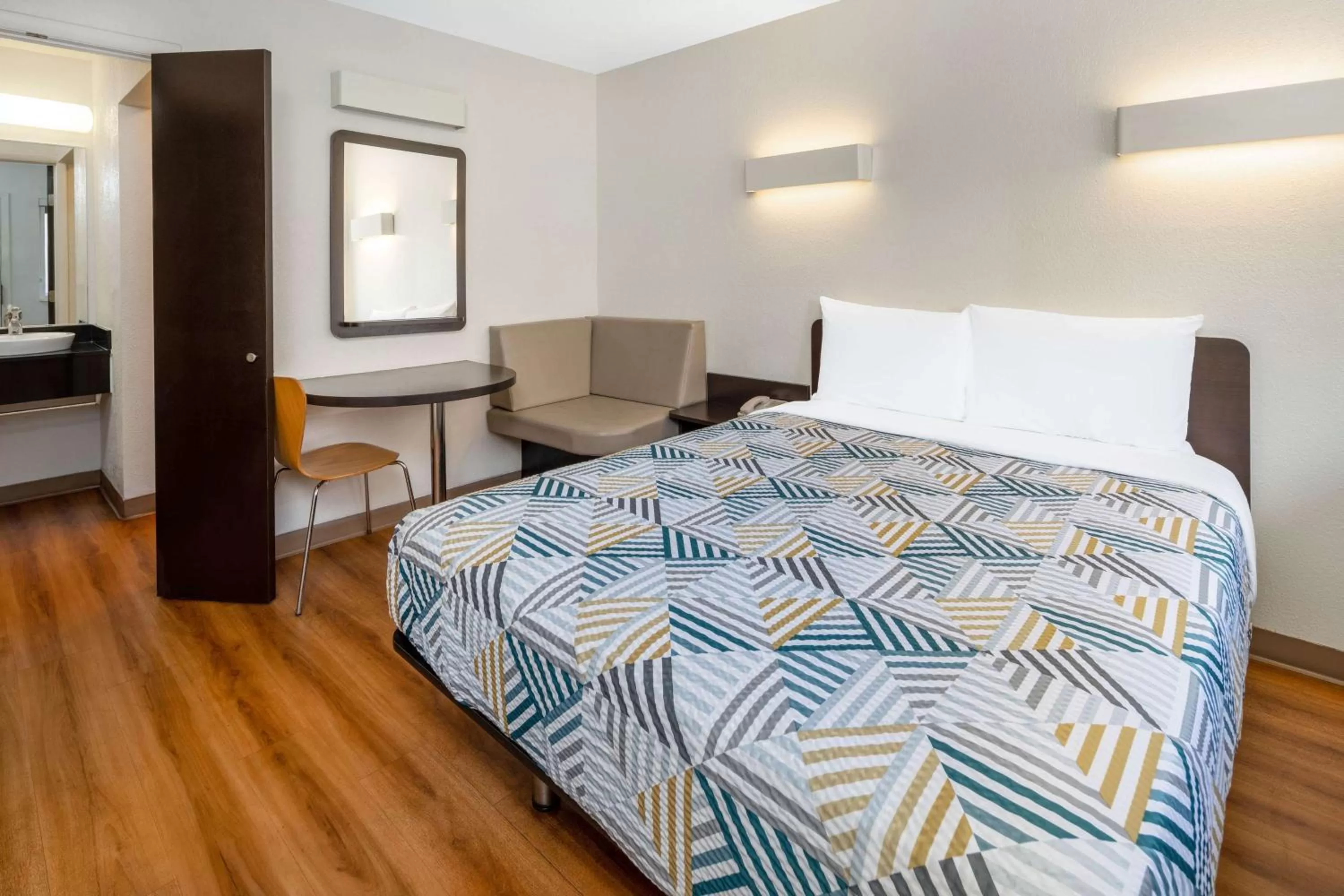 Photo of the whole room, Bed in Motel 6-Santa Barbara, CA - State Street