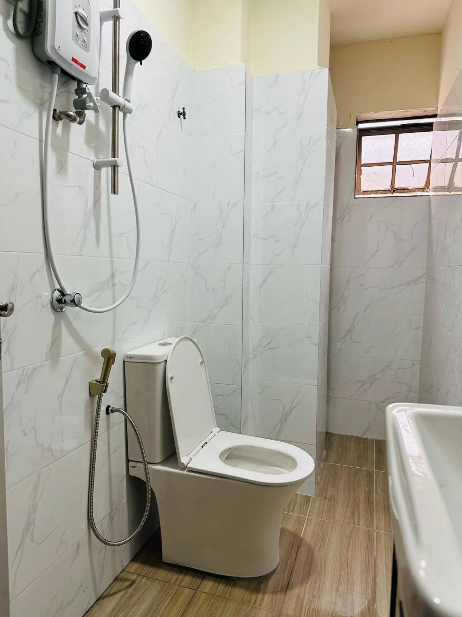 Toilet in The Explorers Guesthouse and Hostel