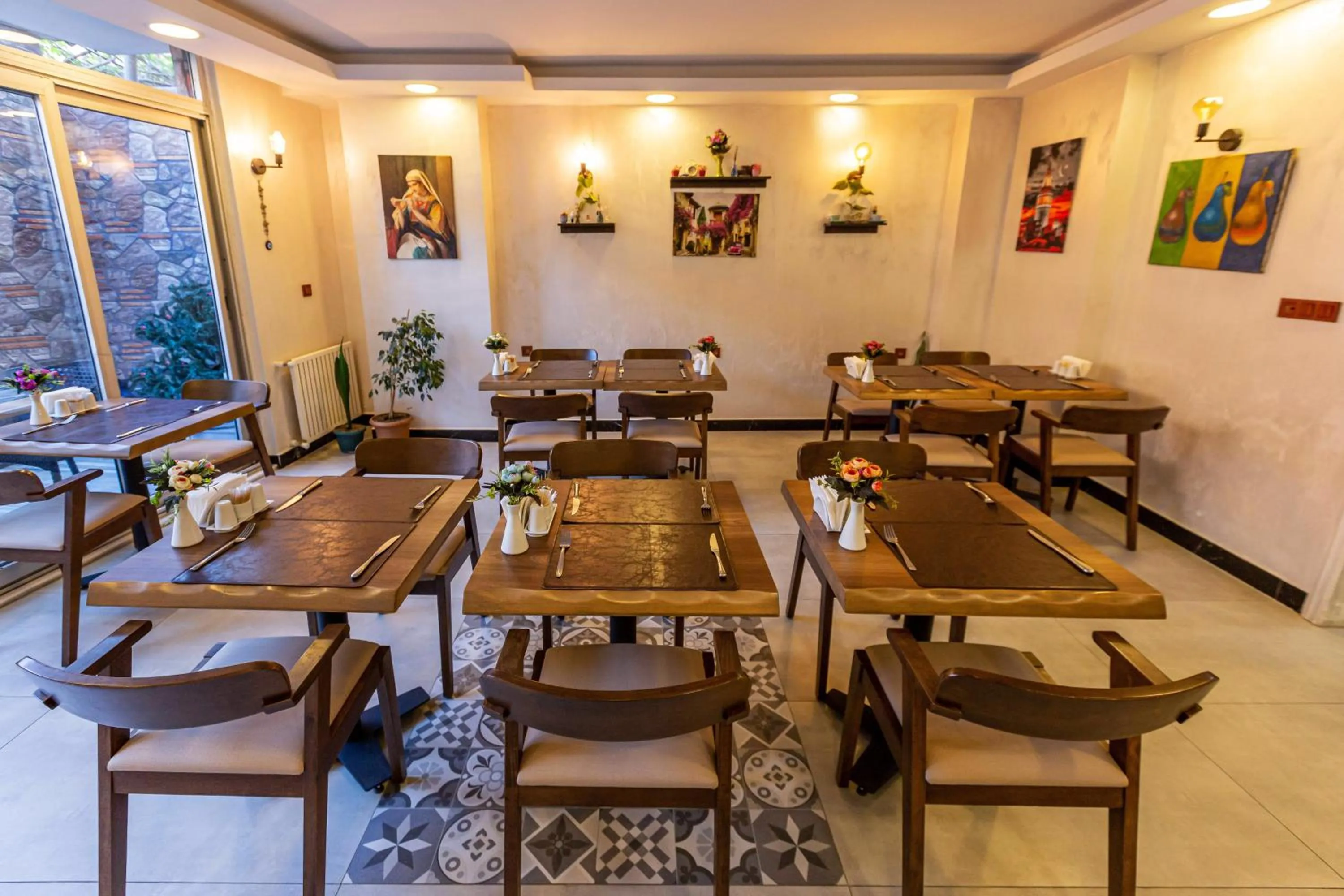 Restaurant/places to eat in Kumru Hotel