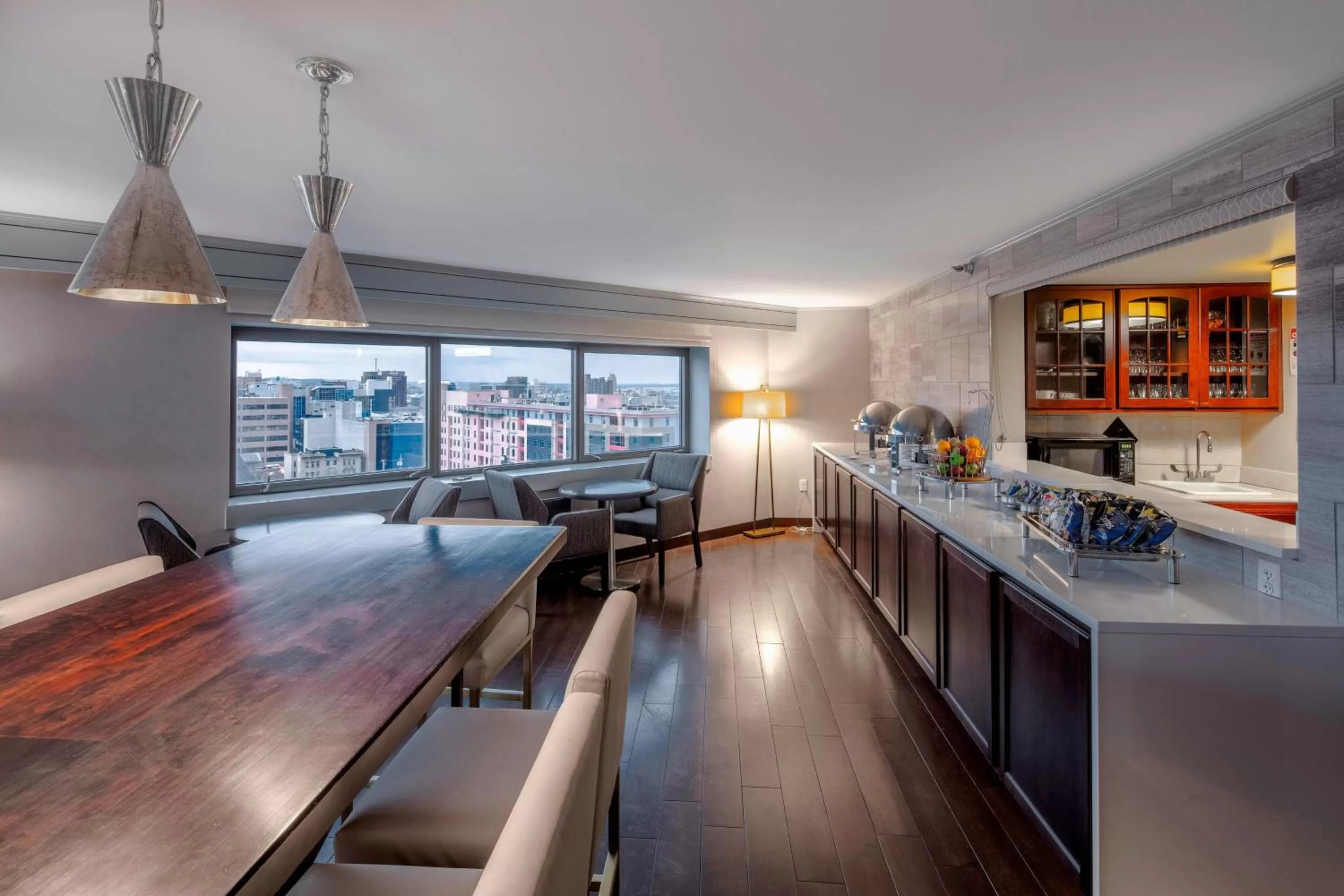 Lounge or bar in Sheraton Syracuse University Hotel and Conference Center