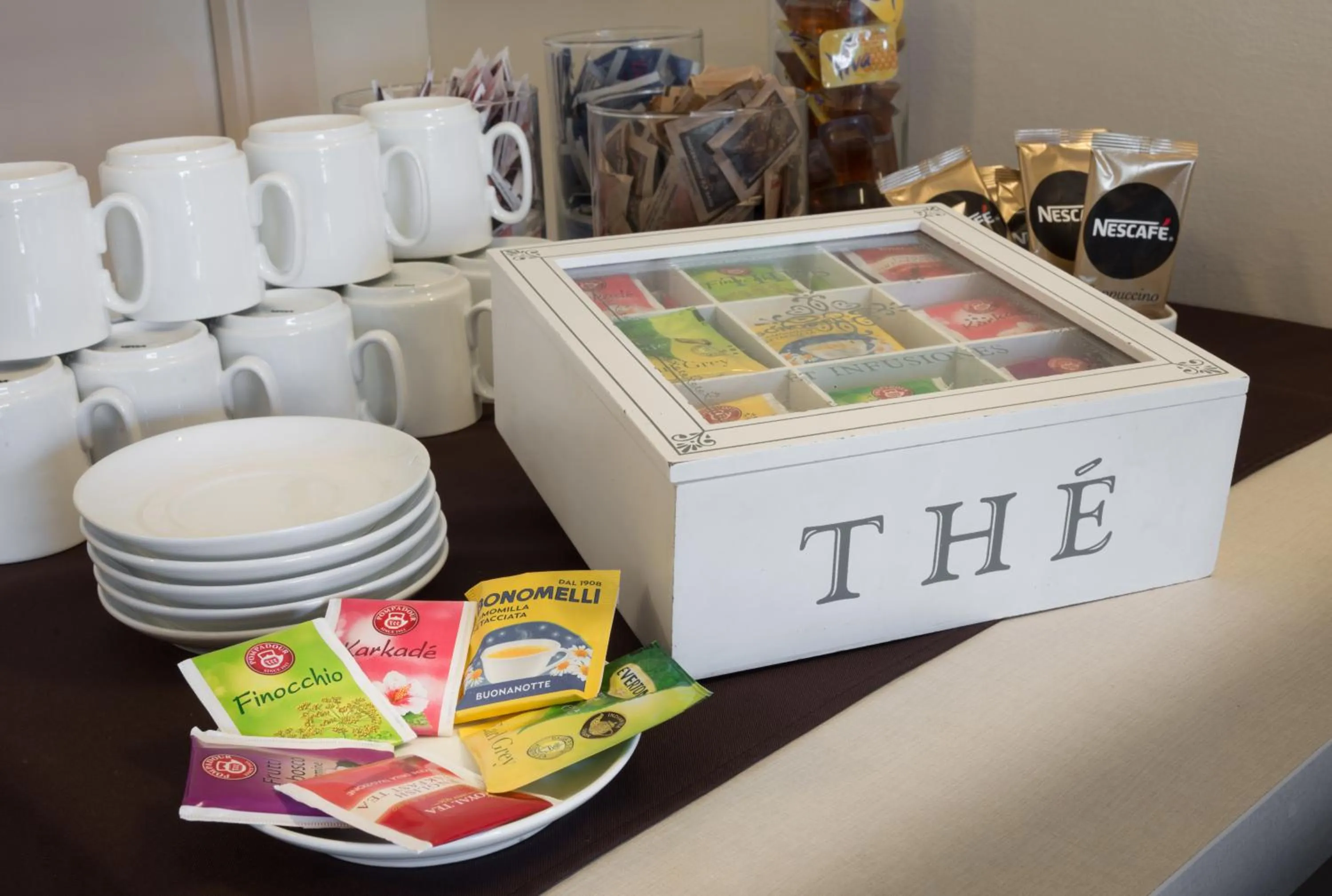 Food and drinks in Hotel Montebello