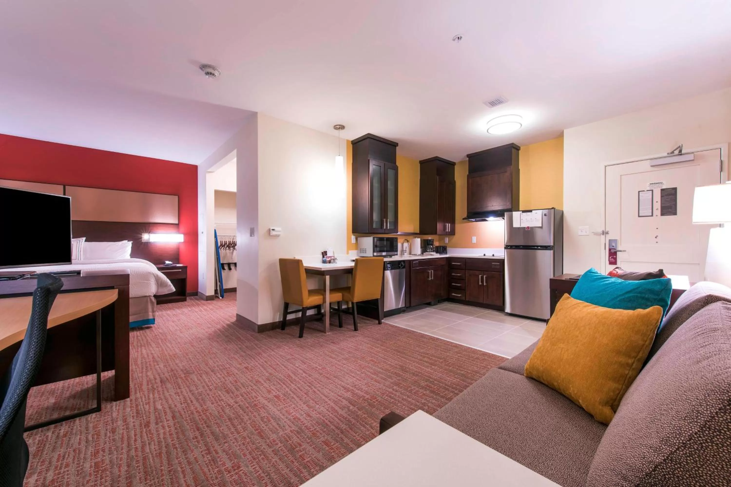 King Studio with Sofa Bed and Adapted Tub - Mobility Accessible in Residence Inn by Marriott Nashua