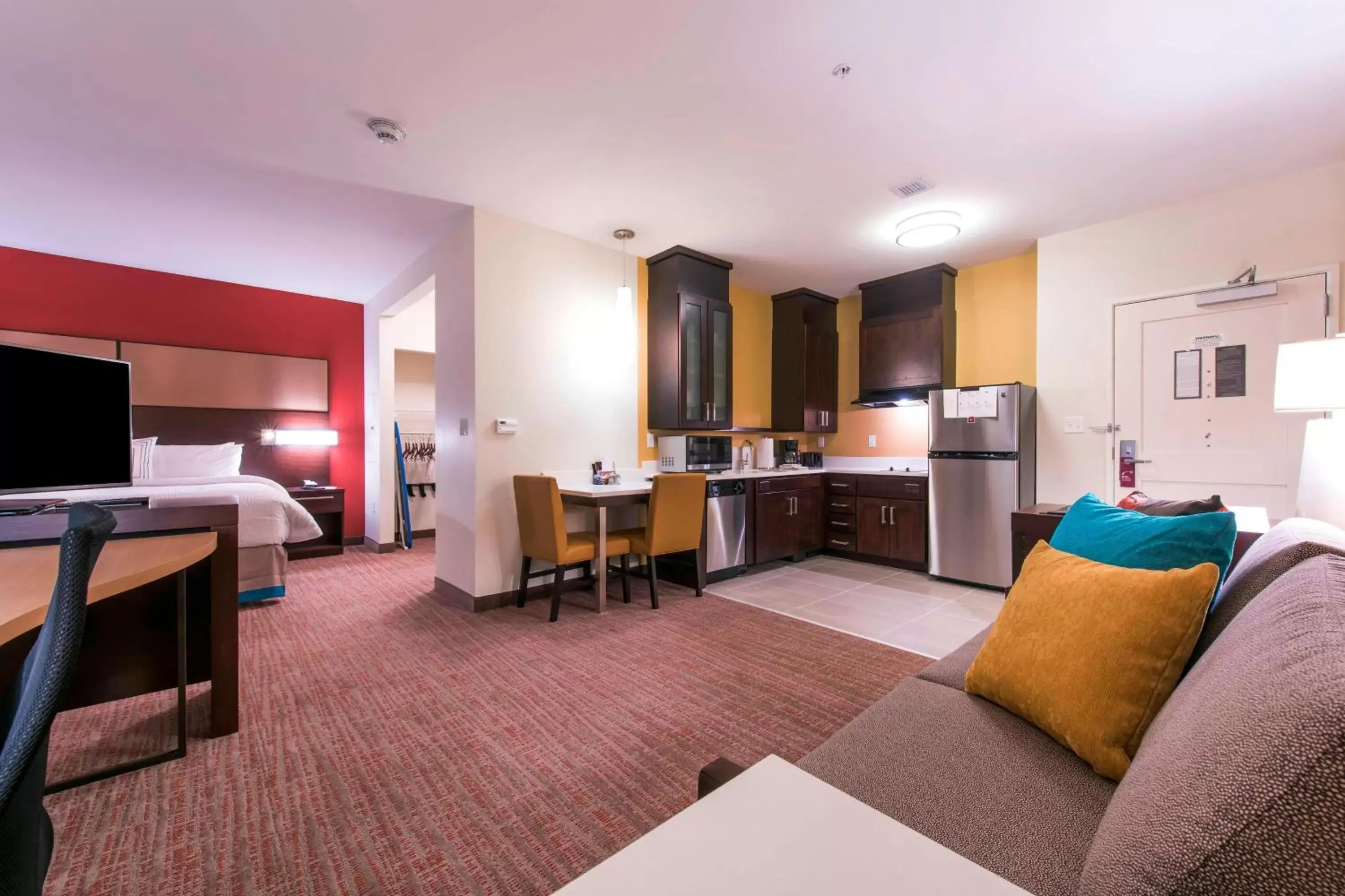 King Studio with Sofa Bed and Adapted Tub - Mobility Accessible in Residence Inn by Marriott Nashua King Studio with Sofa Bed and Adapted Tub - Mobility Accessible in Residence Inn by Marriott Nashua