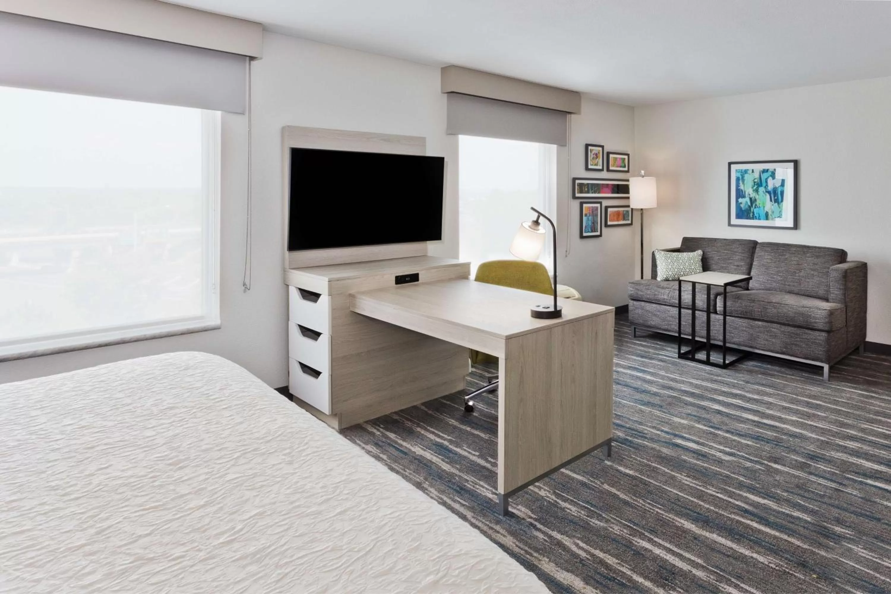 Bedroom in Hampton Inn & Suites Phenix City- Columbus Area