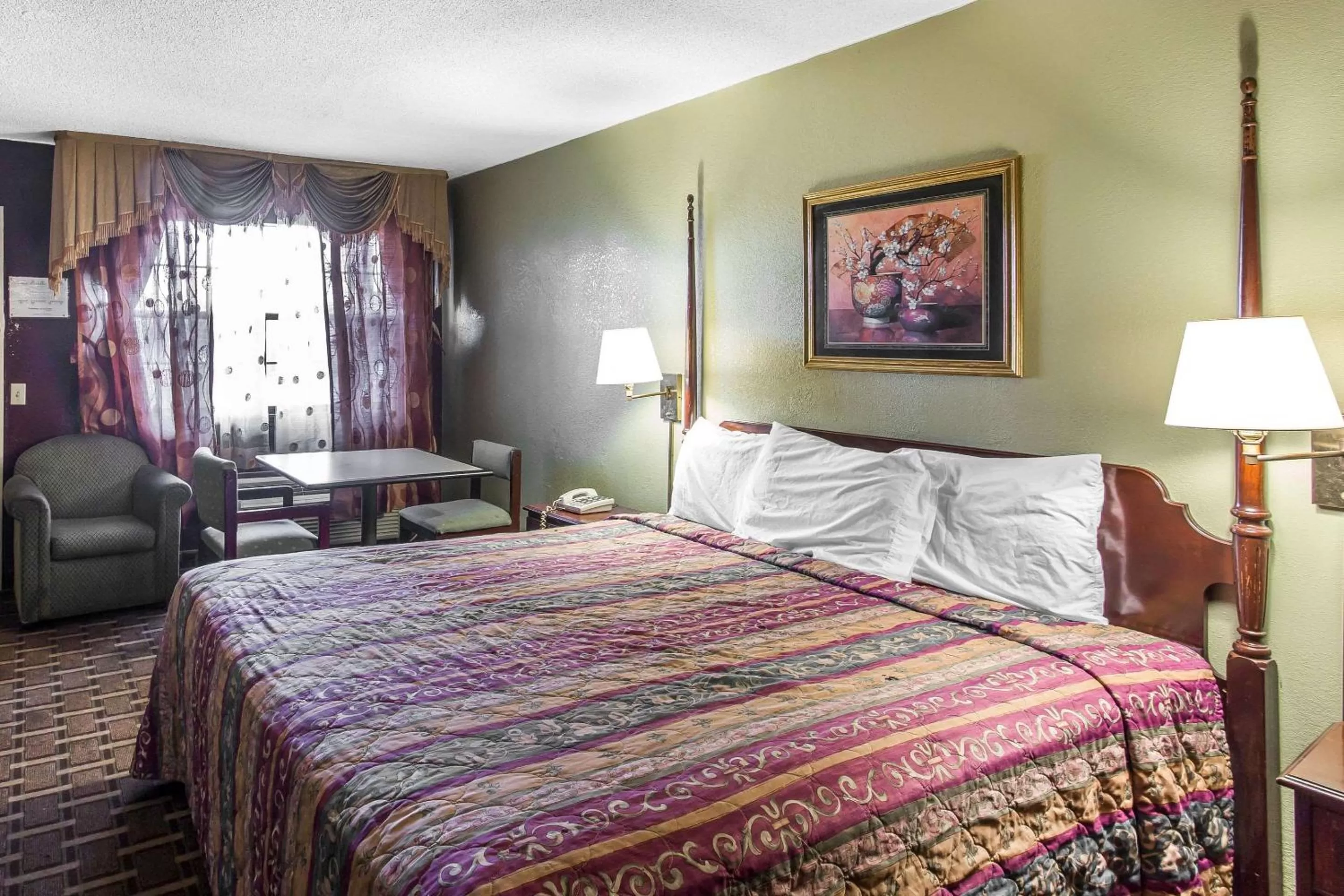 Photo of the whole room, Bed in Rodeway Inn & Suites Smyrna - Nashville Area