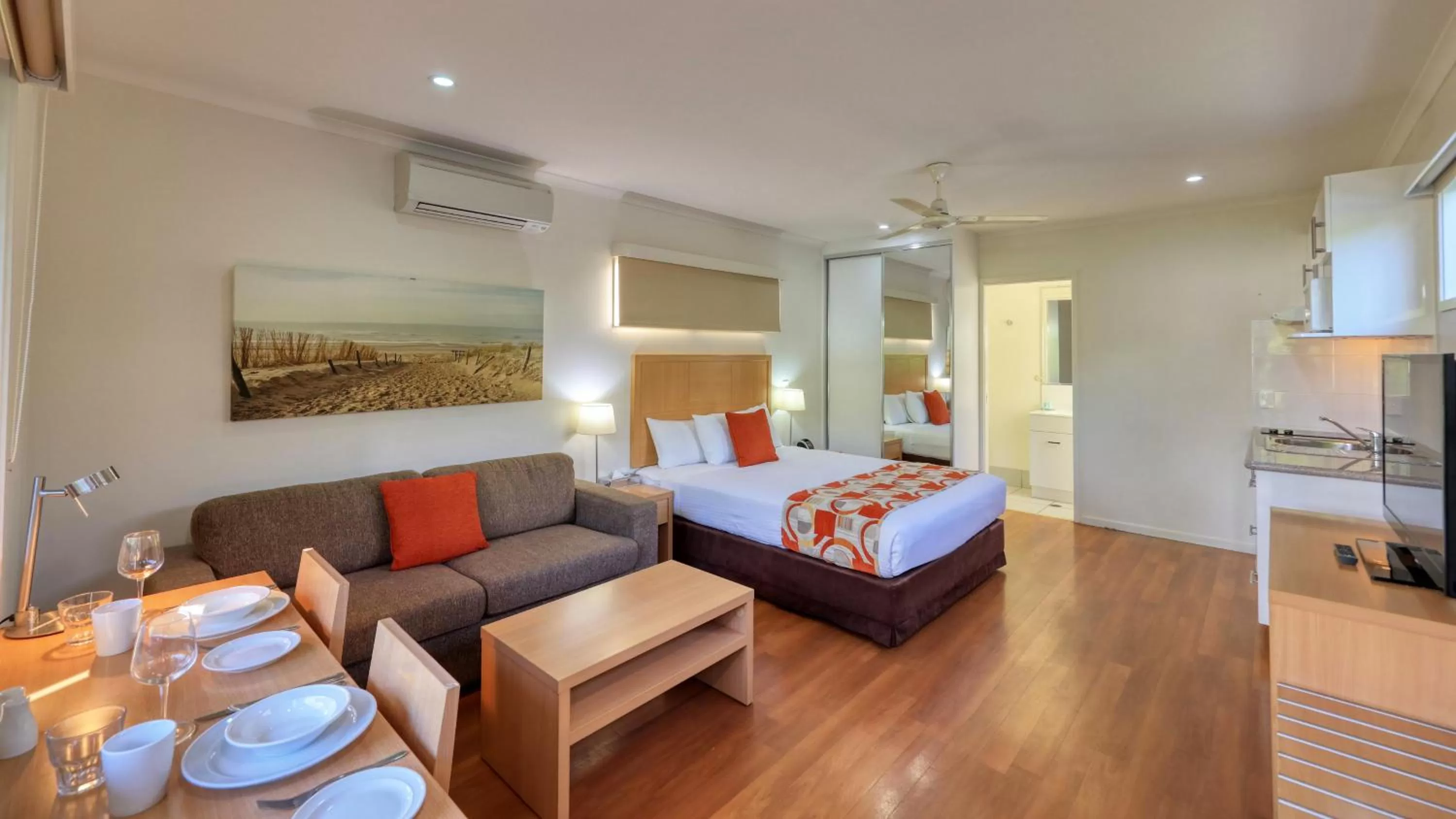 Photo of the whole room, Bed in Chinchilla Motor Inn