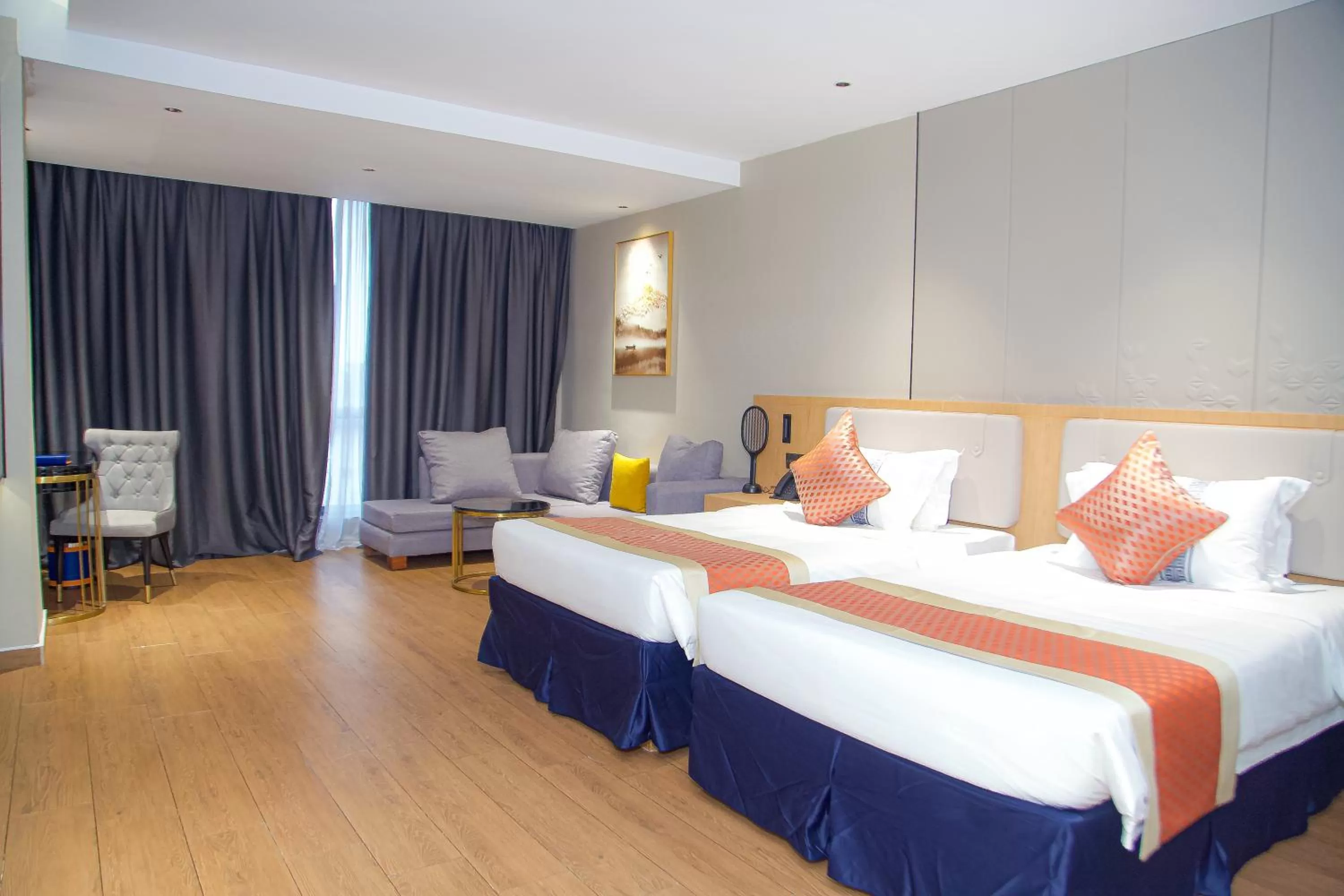 Photo of the whole room, Bed in Hôtel FAMILLE MONDIALE