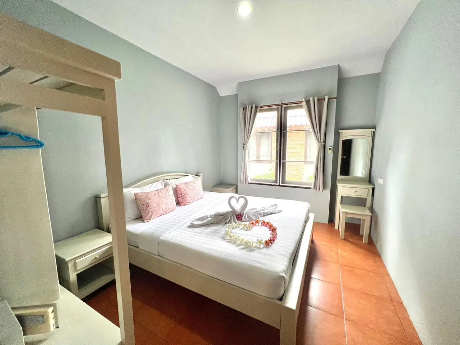 Bed in Flora Ville-SHA PLUS