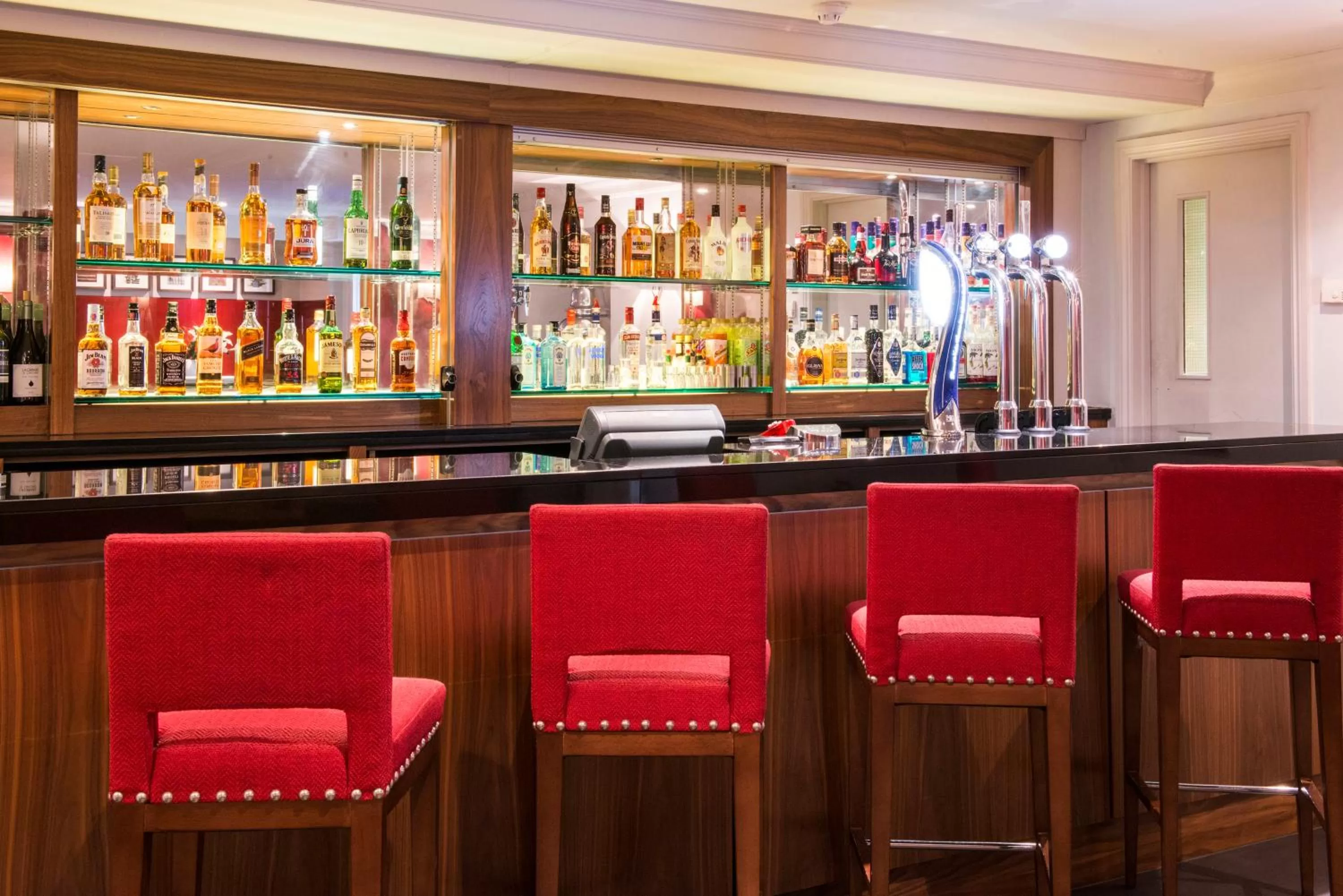 Lounge or bar in De Vere Horsley Estate