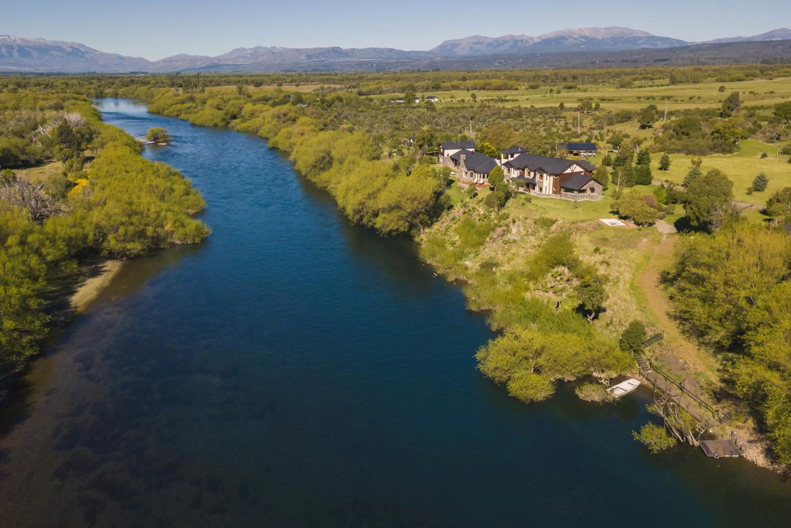 Property building in Challhuaquen Lodge