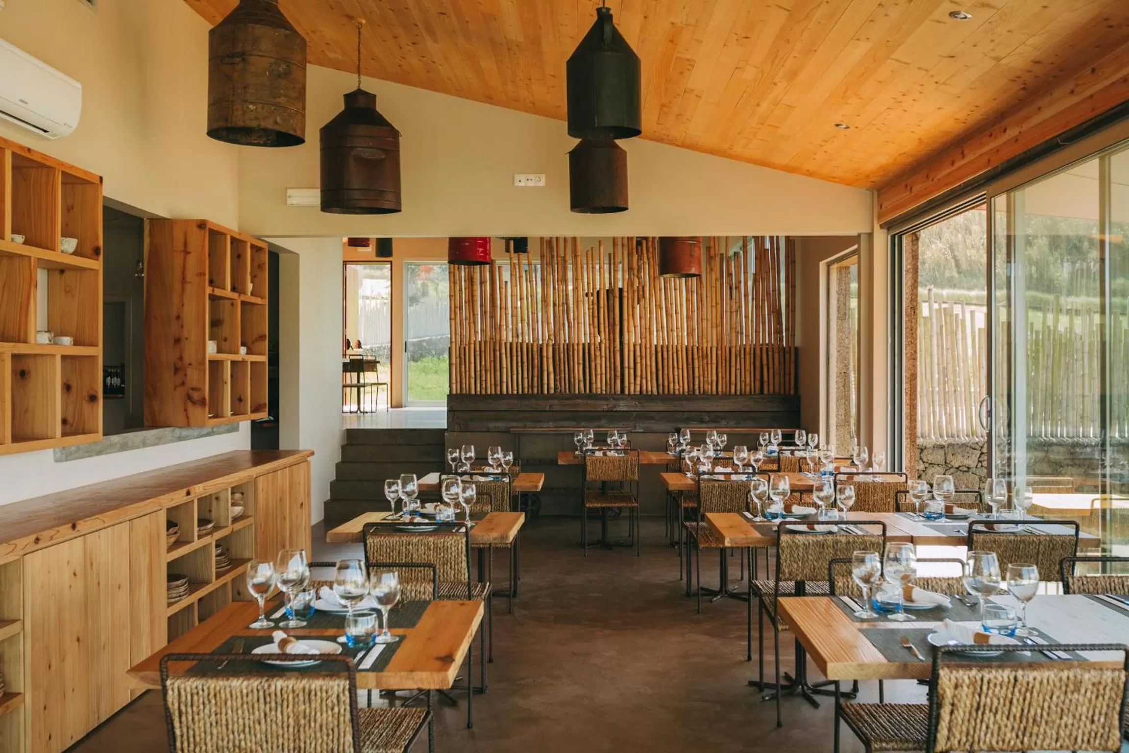 Restaurant/places to eat in Santa Barbara Eco-Beach Resort