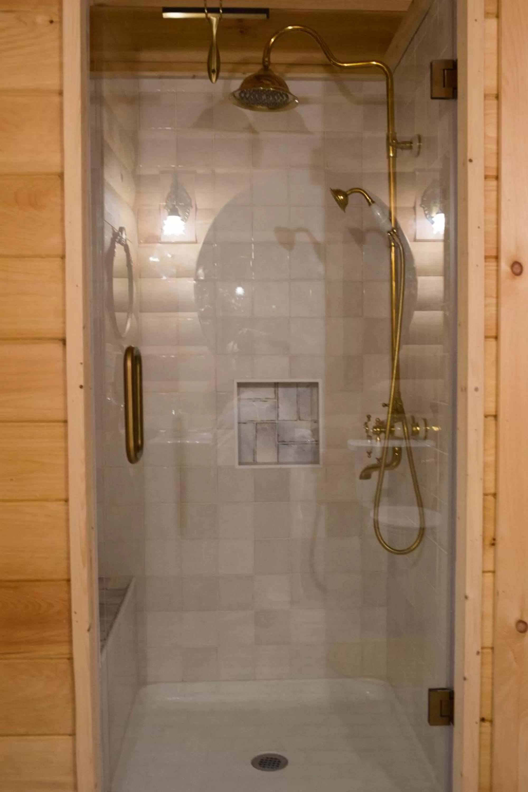 Bathroom in Log Country Inn Bed and Breakfast of Ithaca