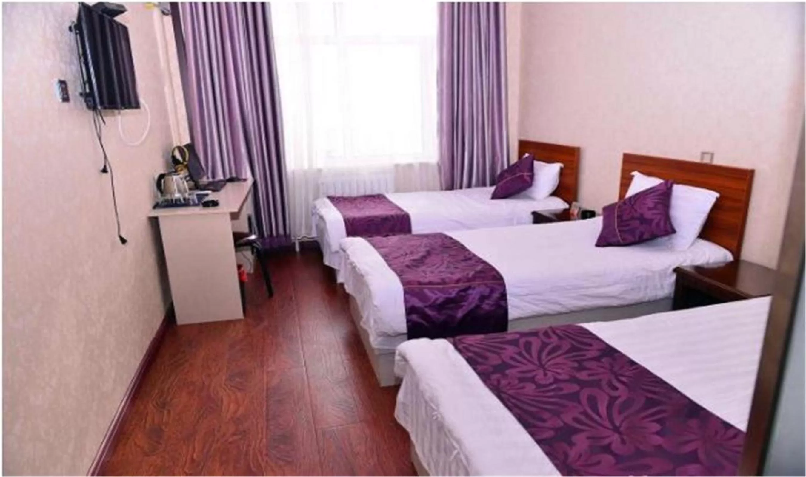 Photo of the whole room, Bed in XinQihang Hotel Harbin Taiping Airport