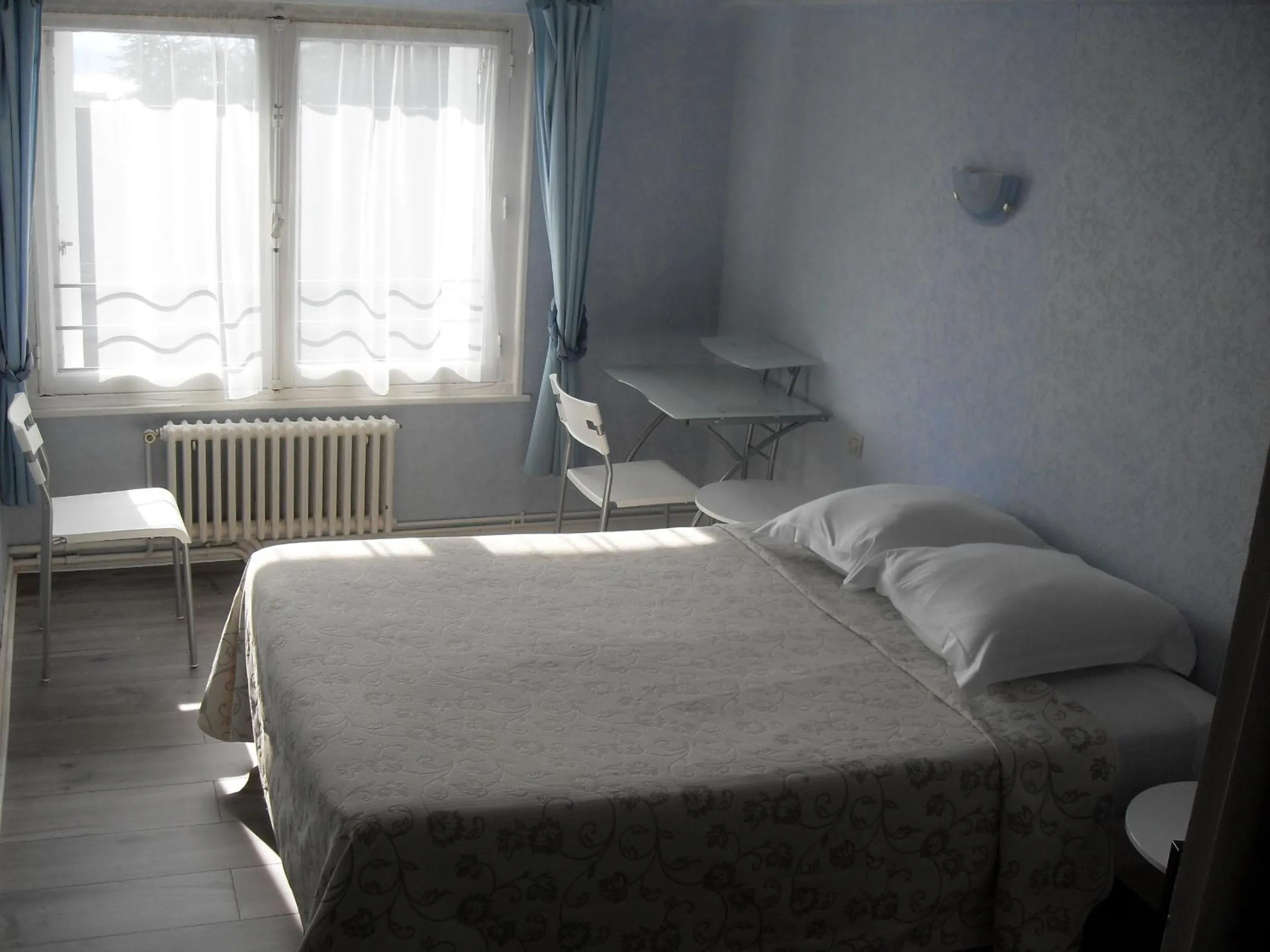 Photo of the whole room, Bed in Hotel Restaurant Bocher