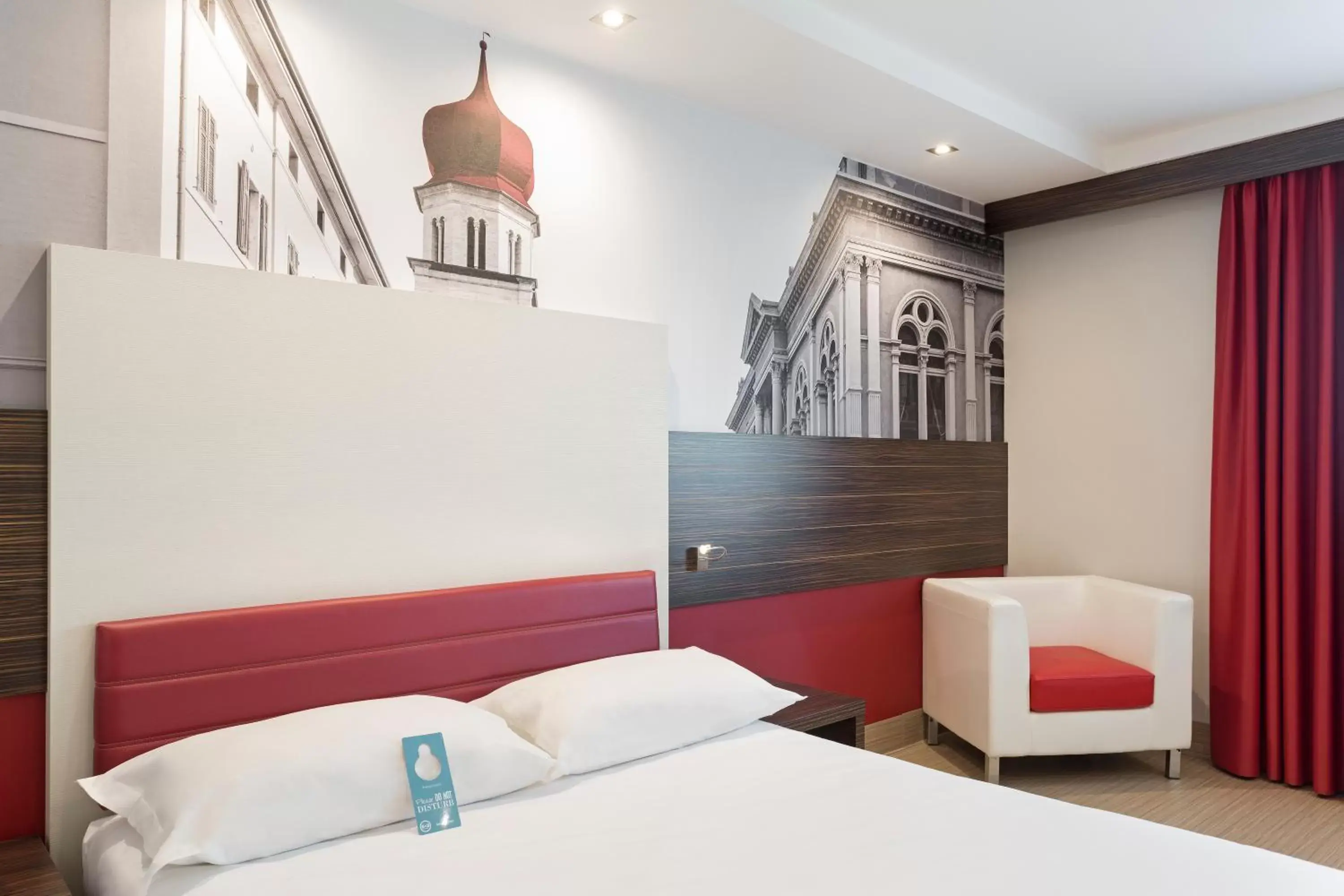 Double Room - Disability Access in B&B Hotel Trento Double Room - Disability Access in B&B Hotel Trento