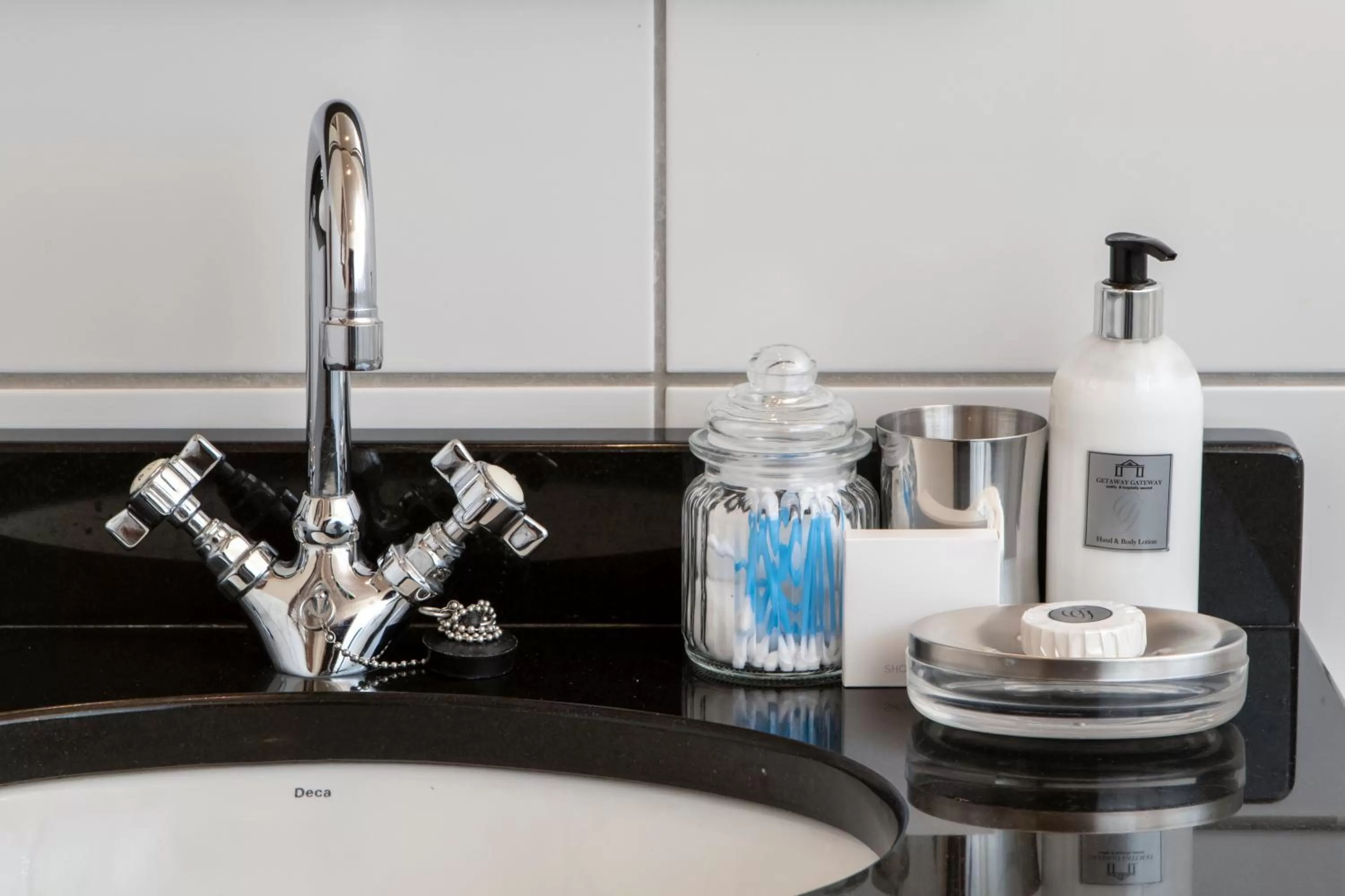 Bathroom in De Hoek Manor