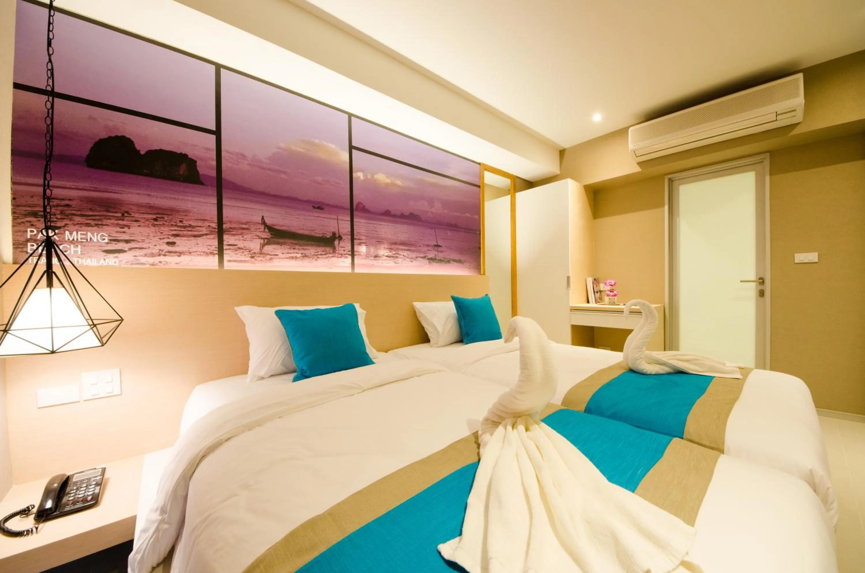 Bed in Bizotel Premier Hotel & Residence