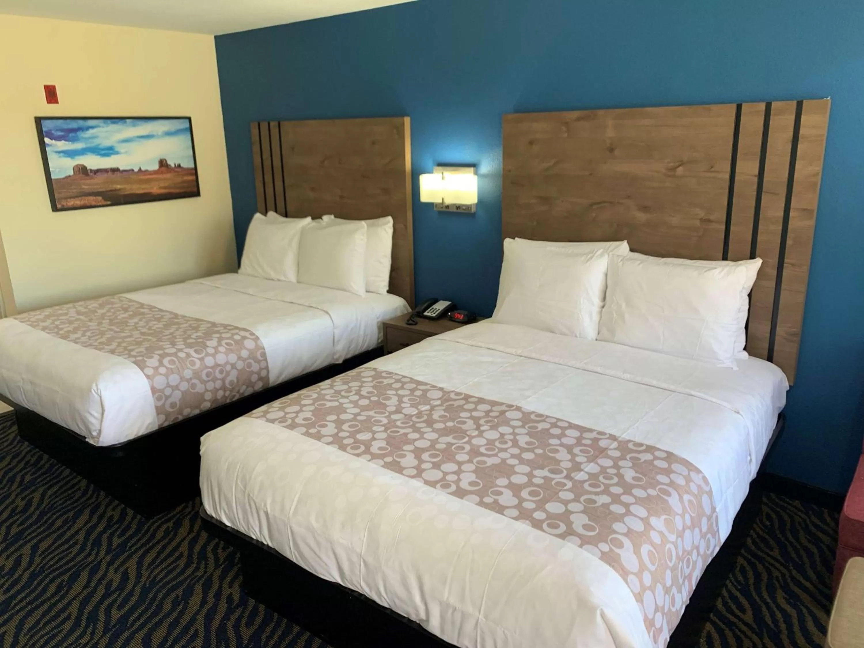 Bedroom, Bed in SureStay Plus Hotel by Best Western Hesperia