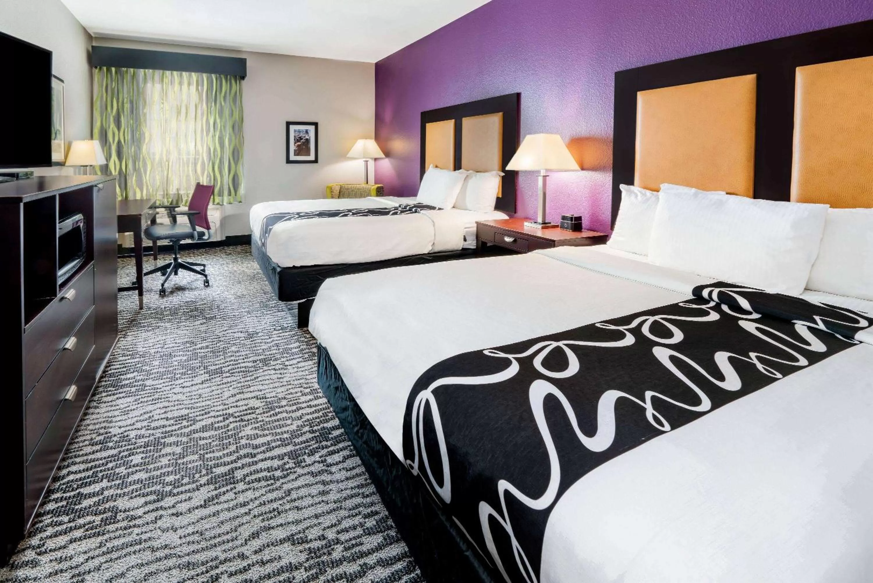 Photo of the whole room, Bed in La Quinta by Wyndham DFW Airport West - Bedford