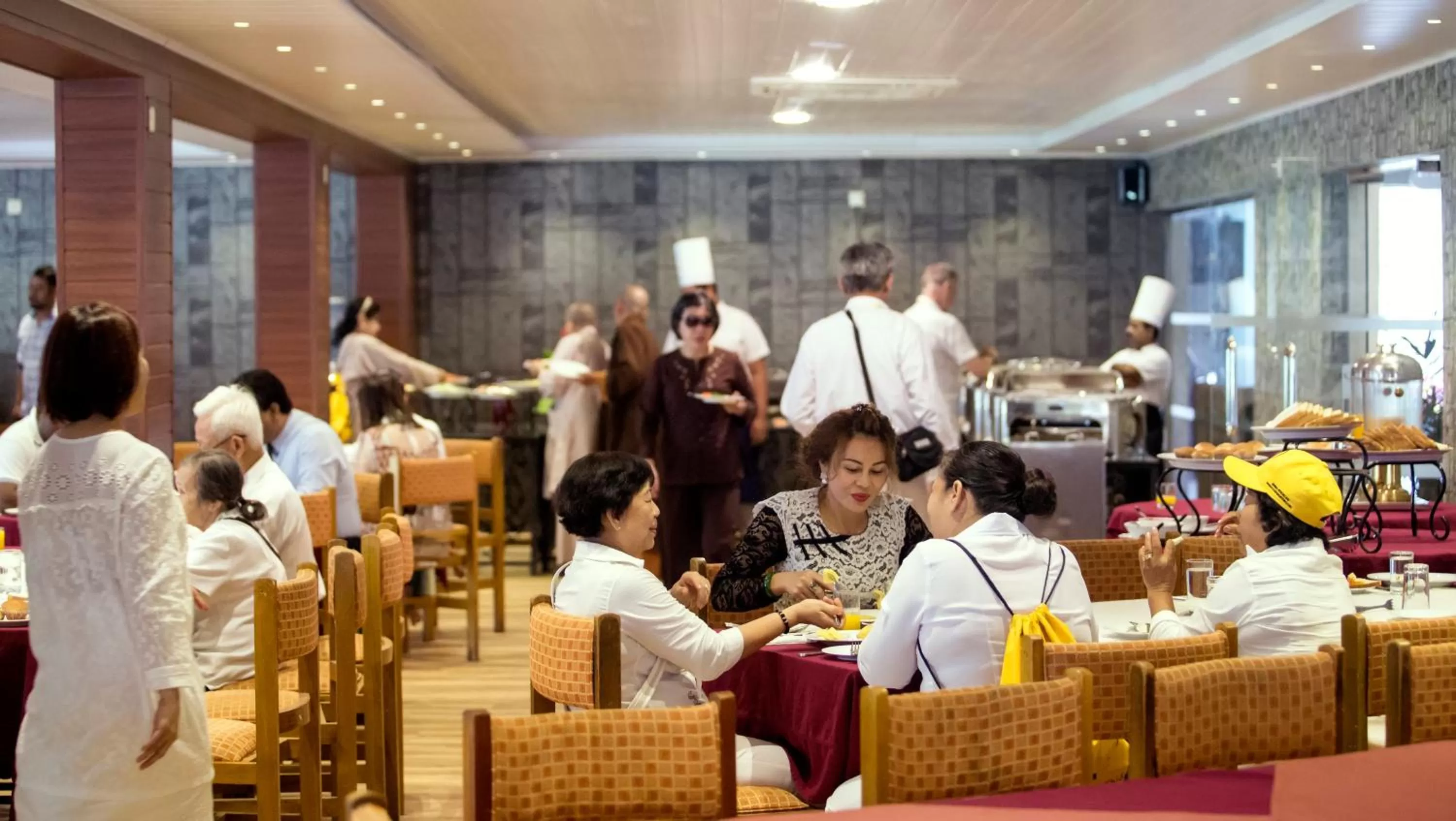 Restaurant/places to eat in Miridiya Lake Resort