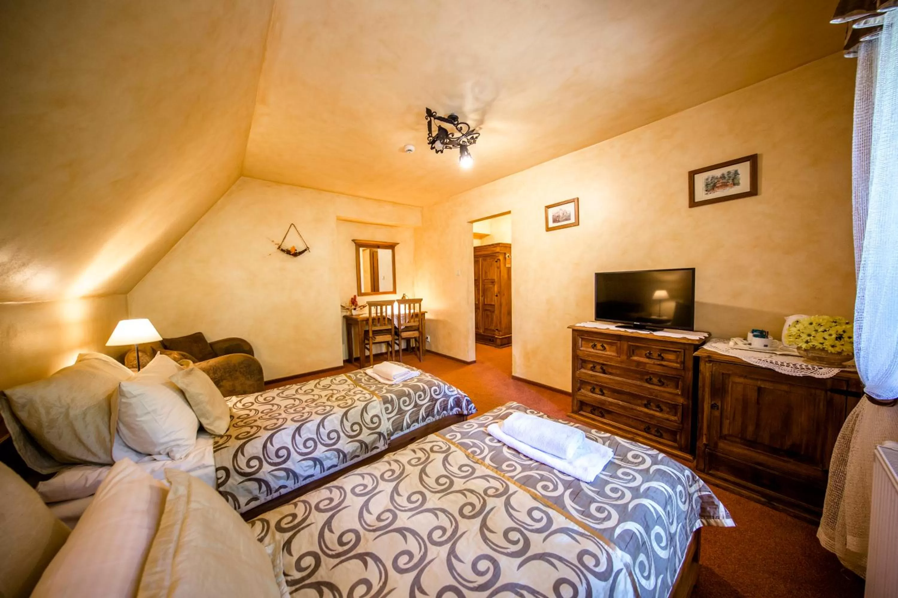 Photo of the whole room, Bed in Hotel Dwór Karolówka