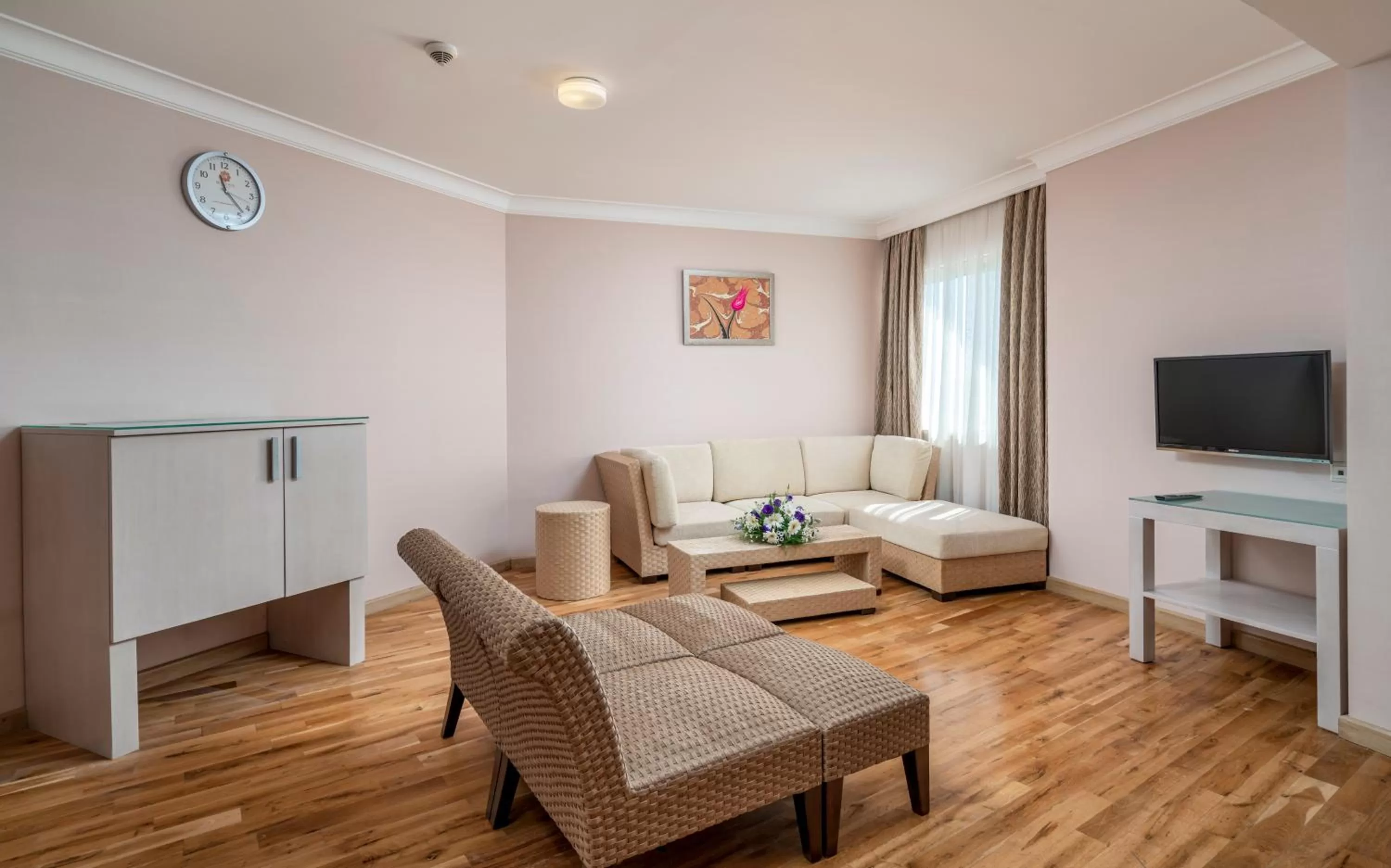 Living room in Mukarnas Spa & Resort Hotel