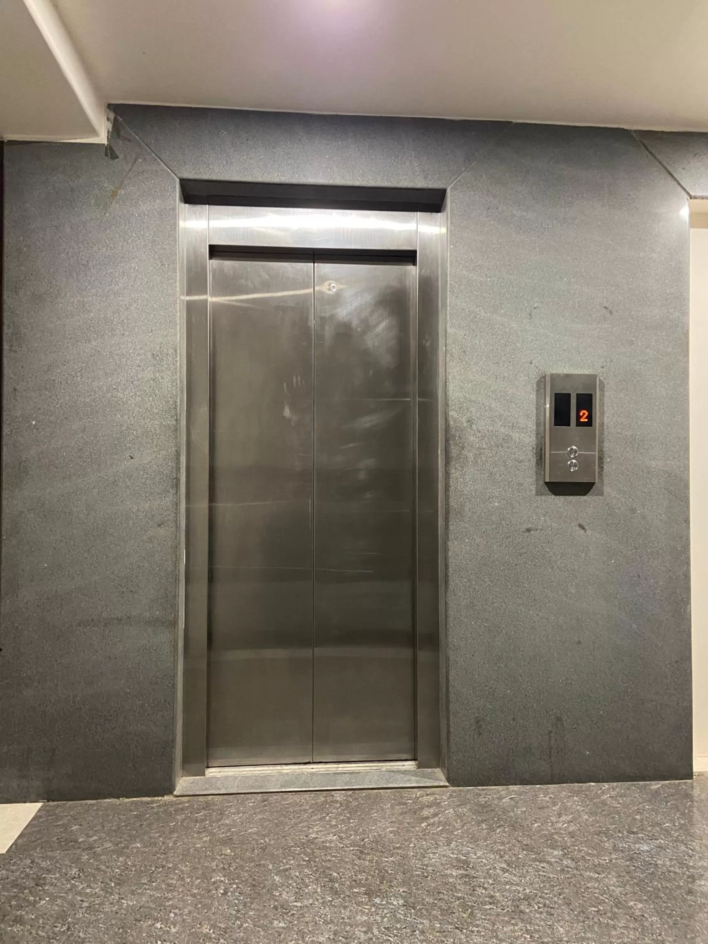 elevator in Hotel Sai Bansi