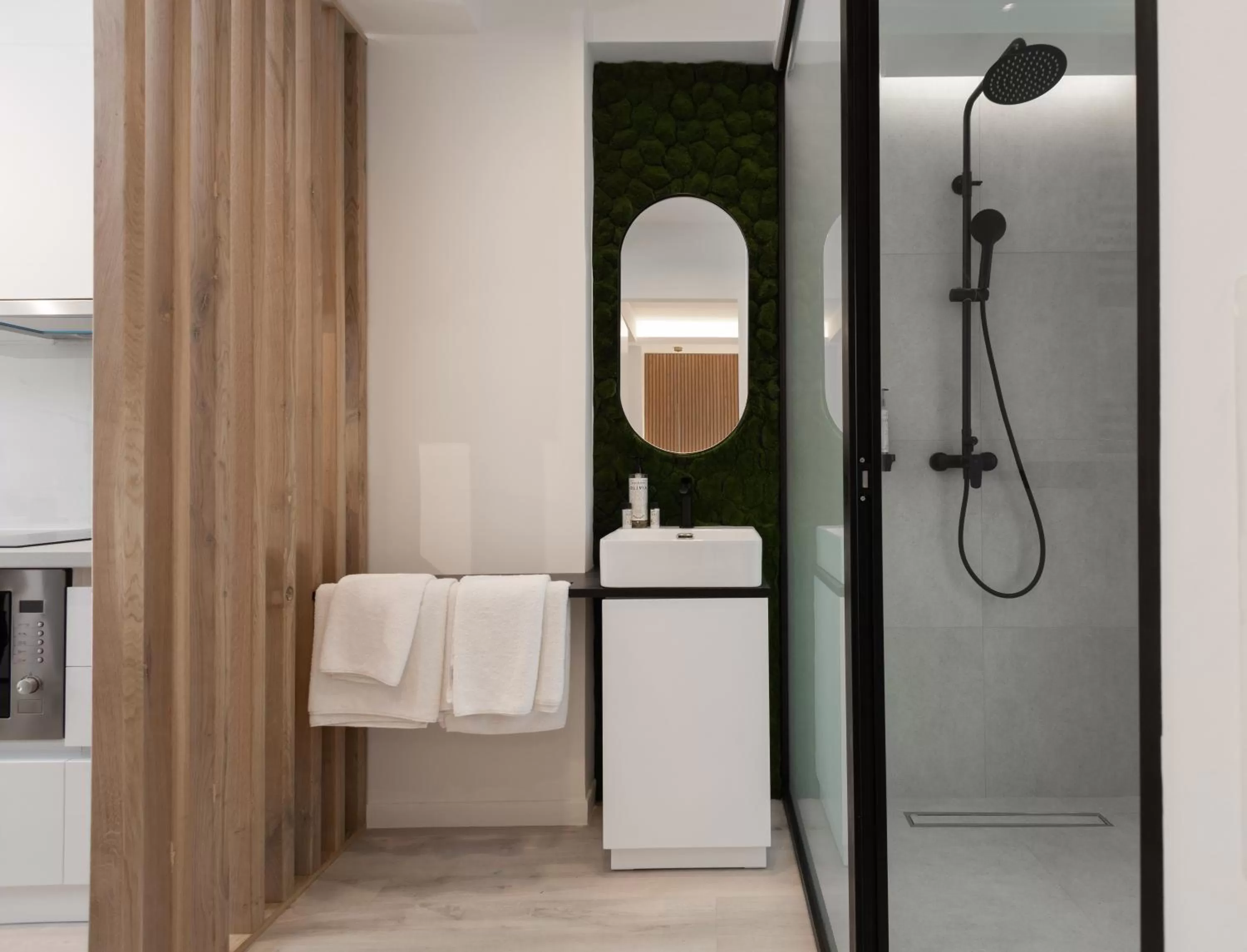 Shower in Incanto Boutique Suites - Neos Kosmos