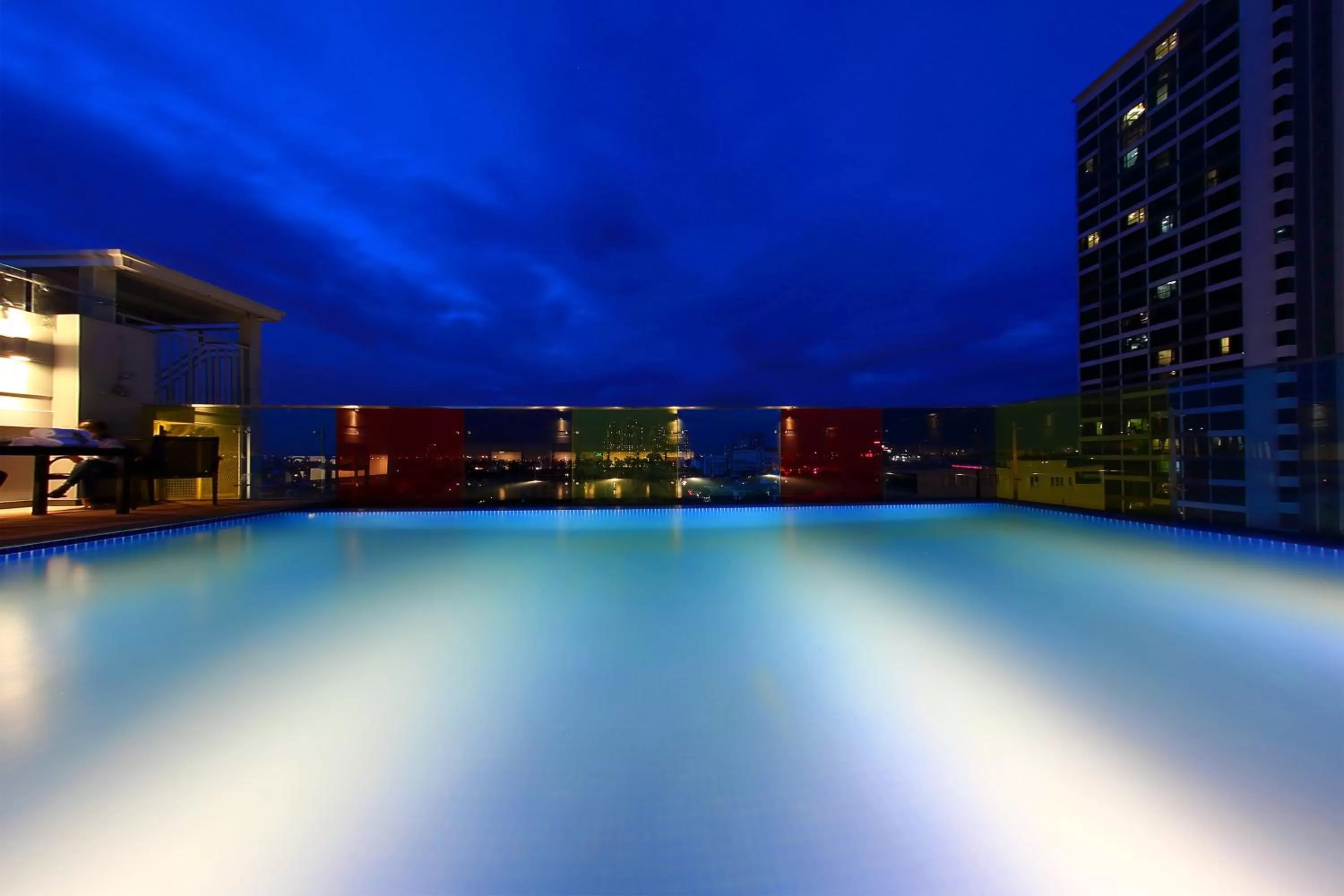 Swimming pool in Aurora Western Village