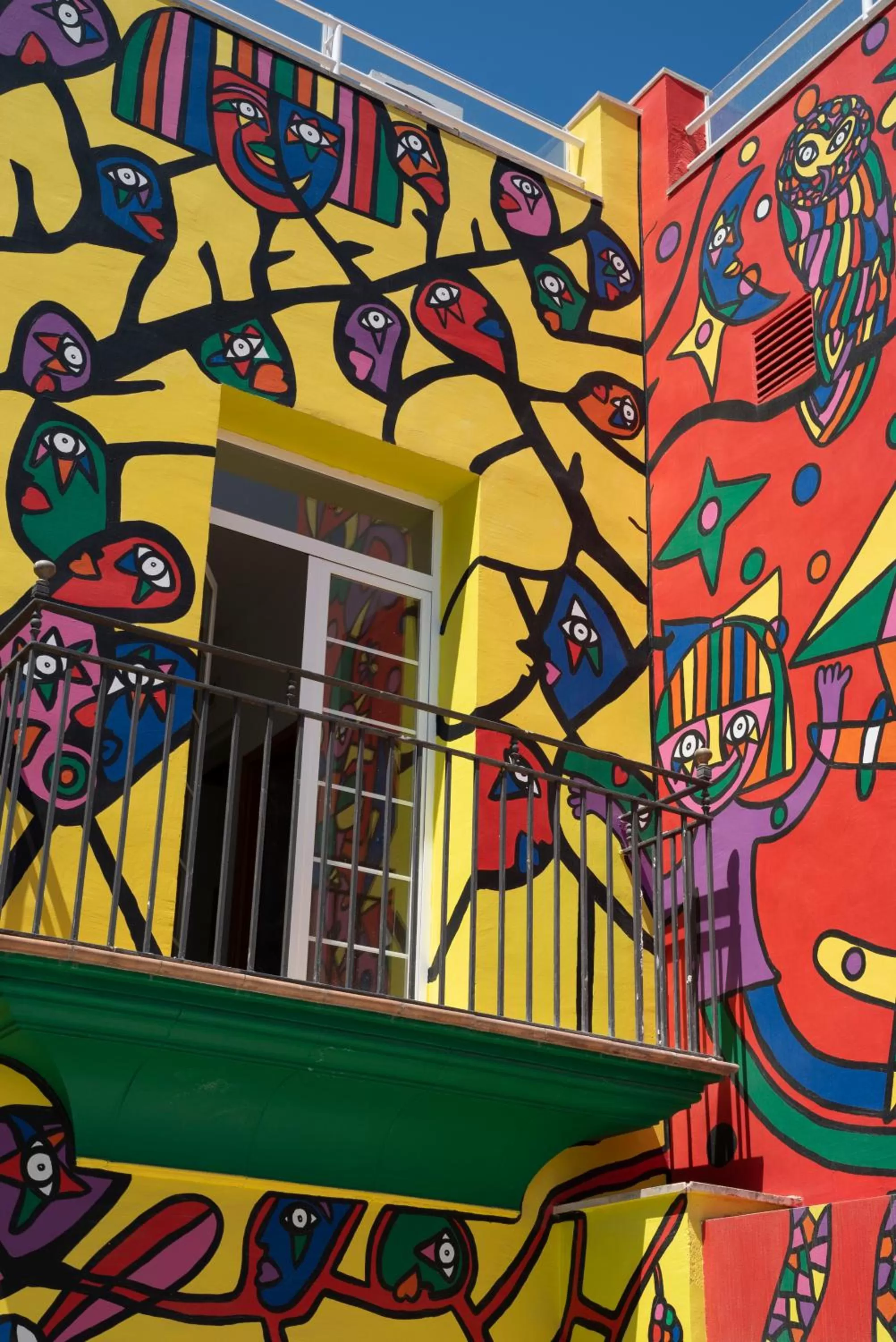 Property building in Hotel Artmadams