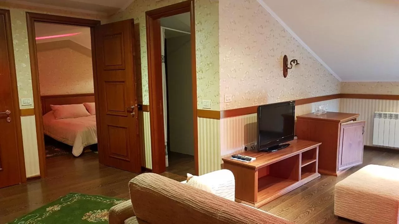 Living room, TV/Entertainment Center in Vila Sigal Pogradec