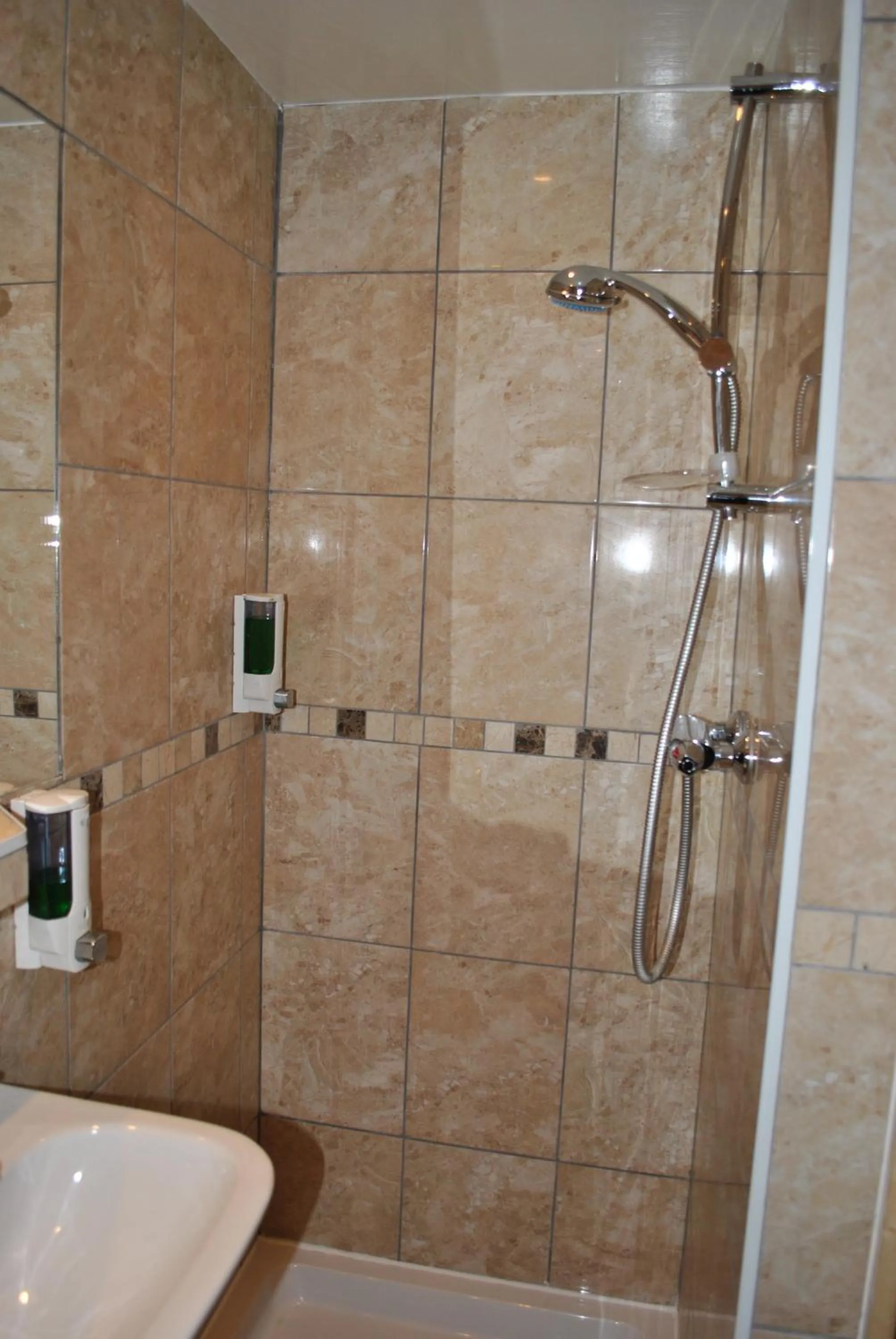 Bathroom in Carlton Hotel