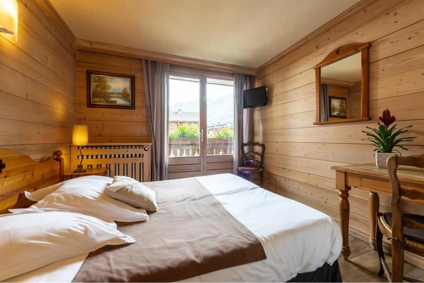 Balcony/Terrace, Bed in Hôtel La Montagne