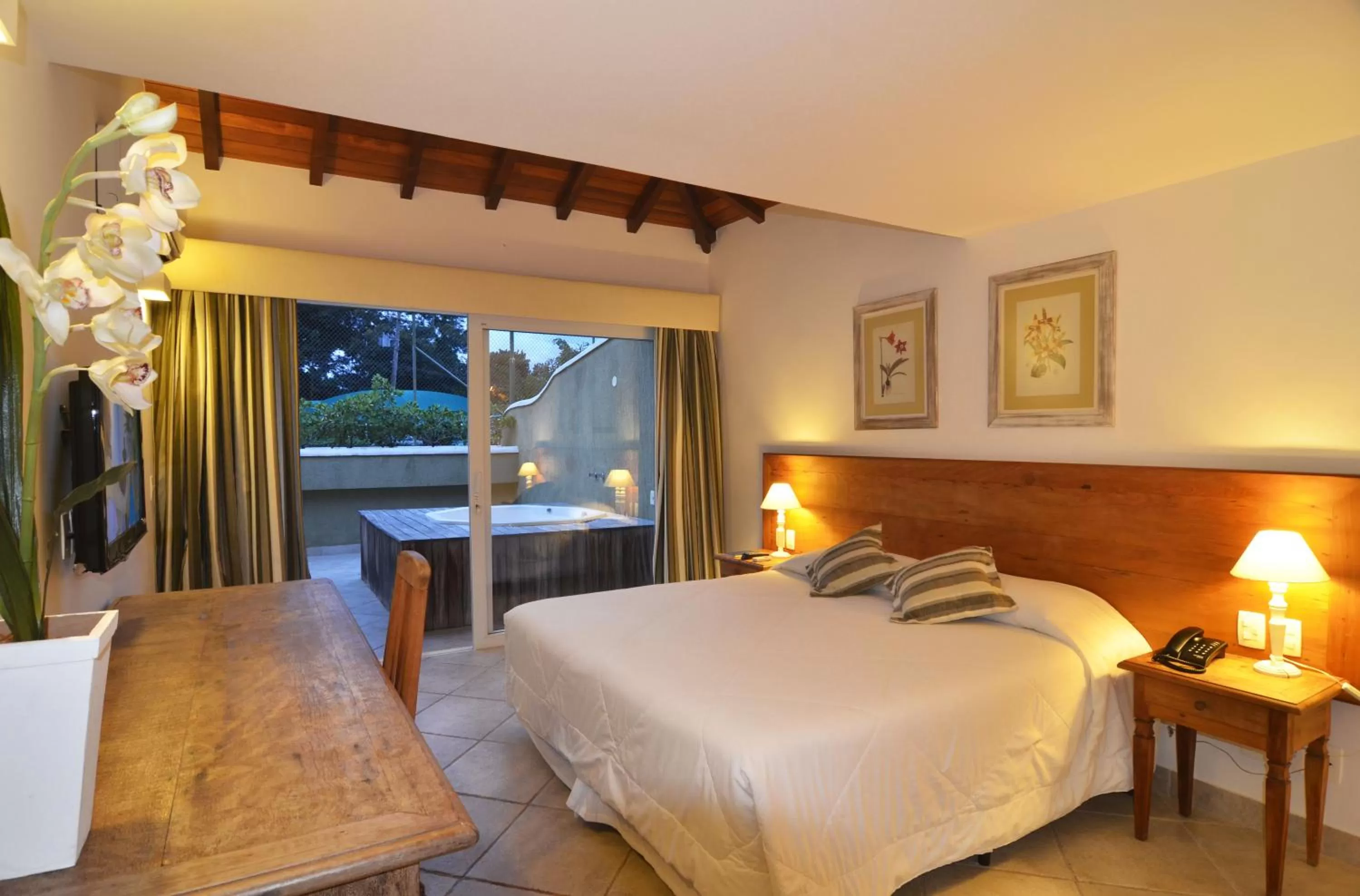 Balcony/Terrace, Bed in Pousada Dos Búzios