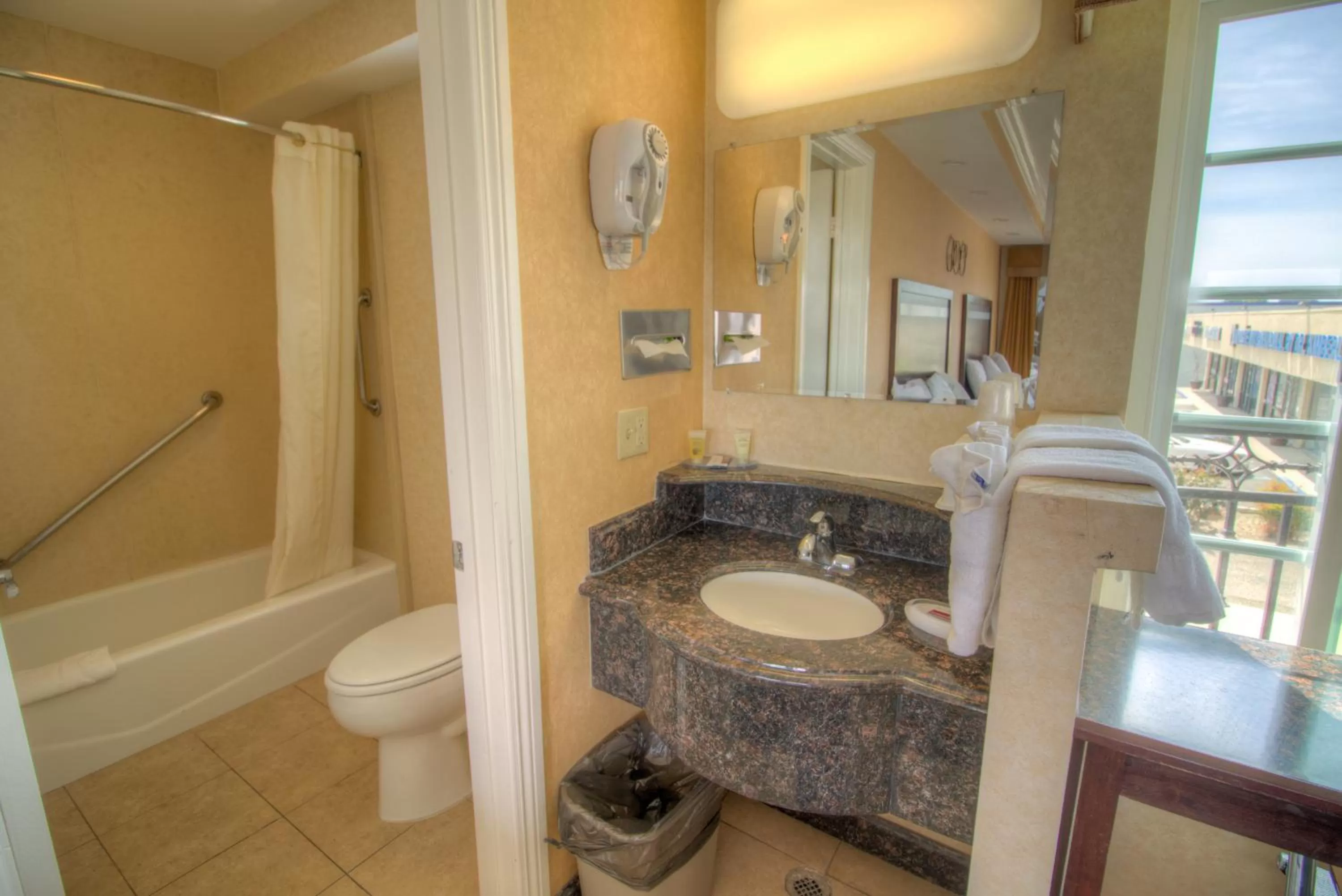 Toilet in Princess Inn