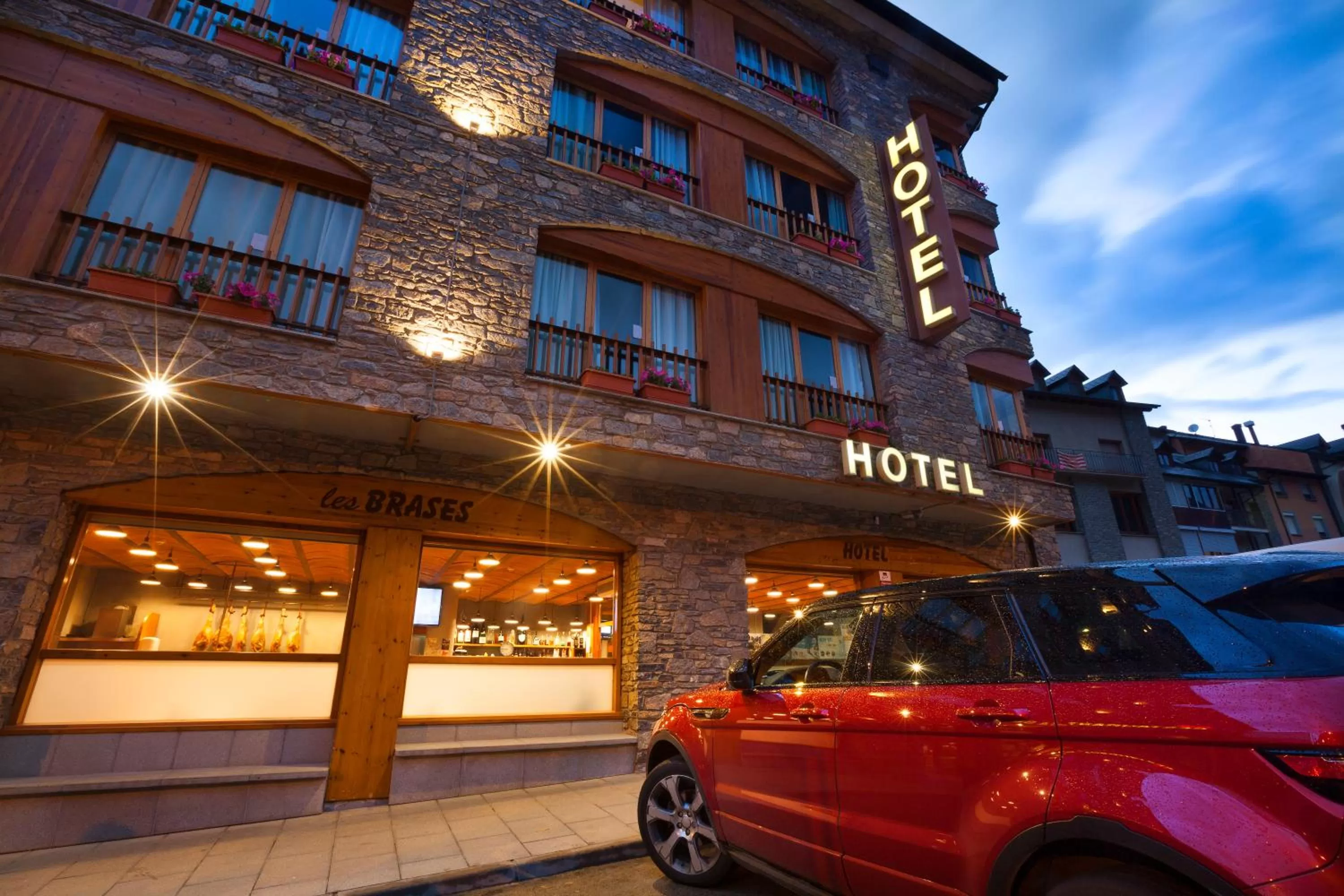 Property building in Hotel Restaurant Les Brases