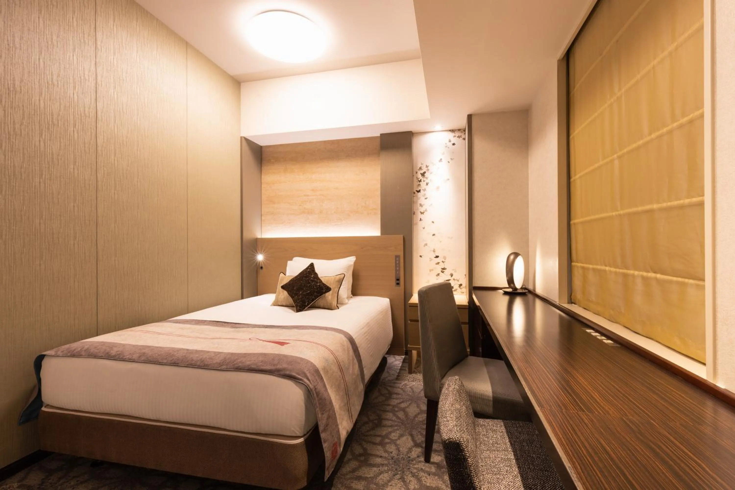 Bed in Hotel Metropolitan Tokyo Marunouchi