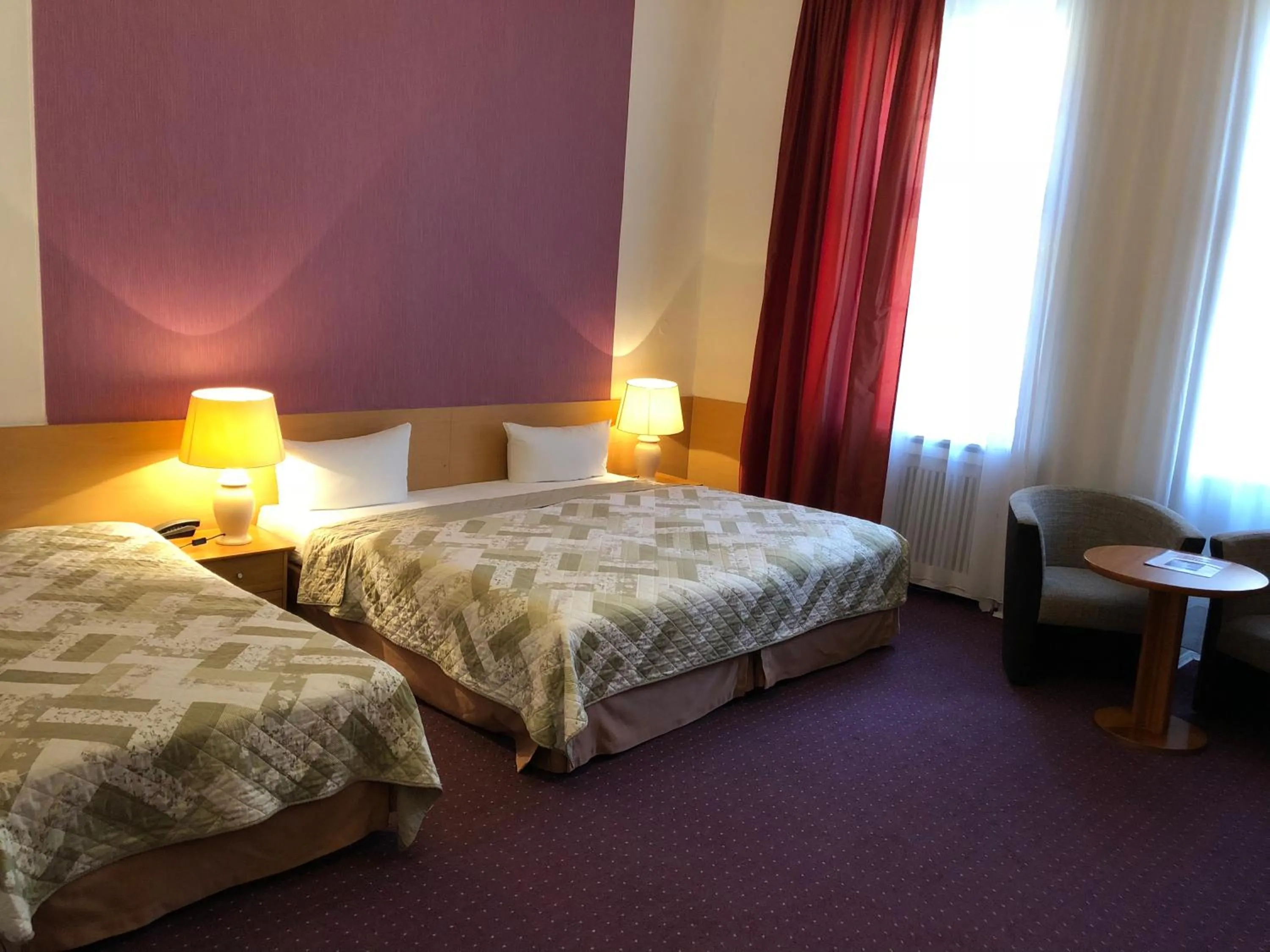 Photo of the whole room, Bed in Hotel Castell am Kurfürstendamm