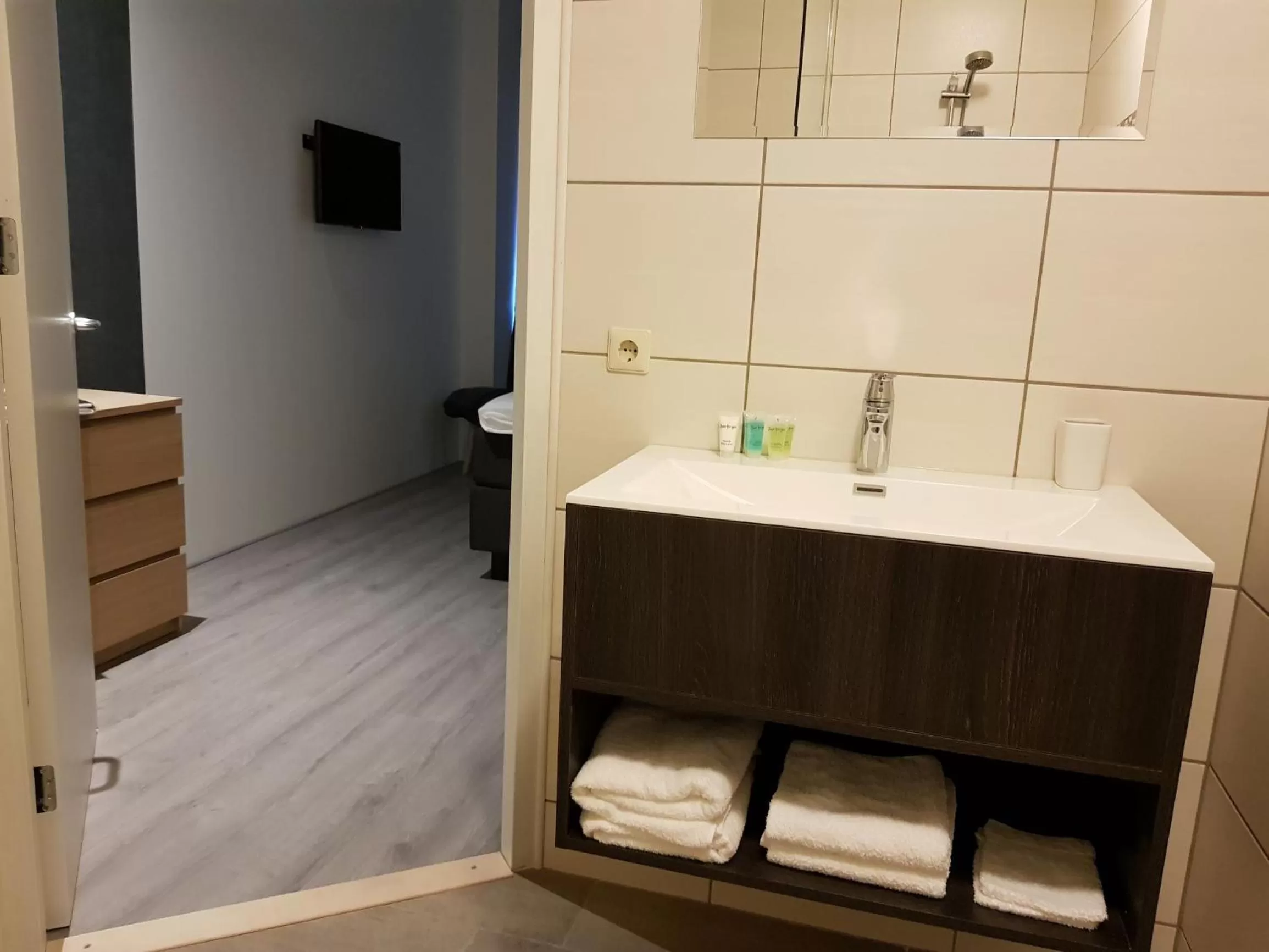 Bathroom in B&B de Wilhelminaschool