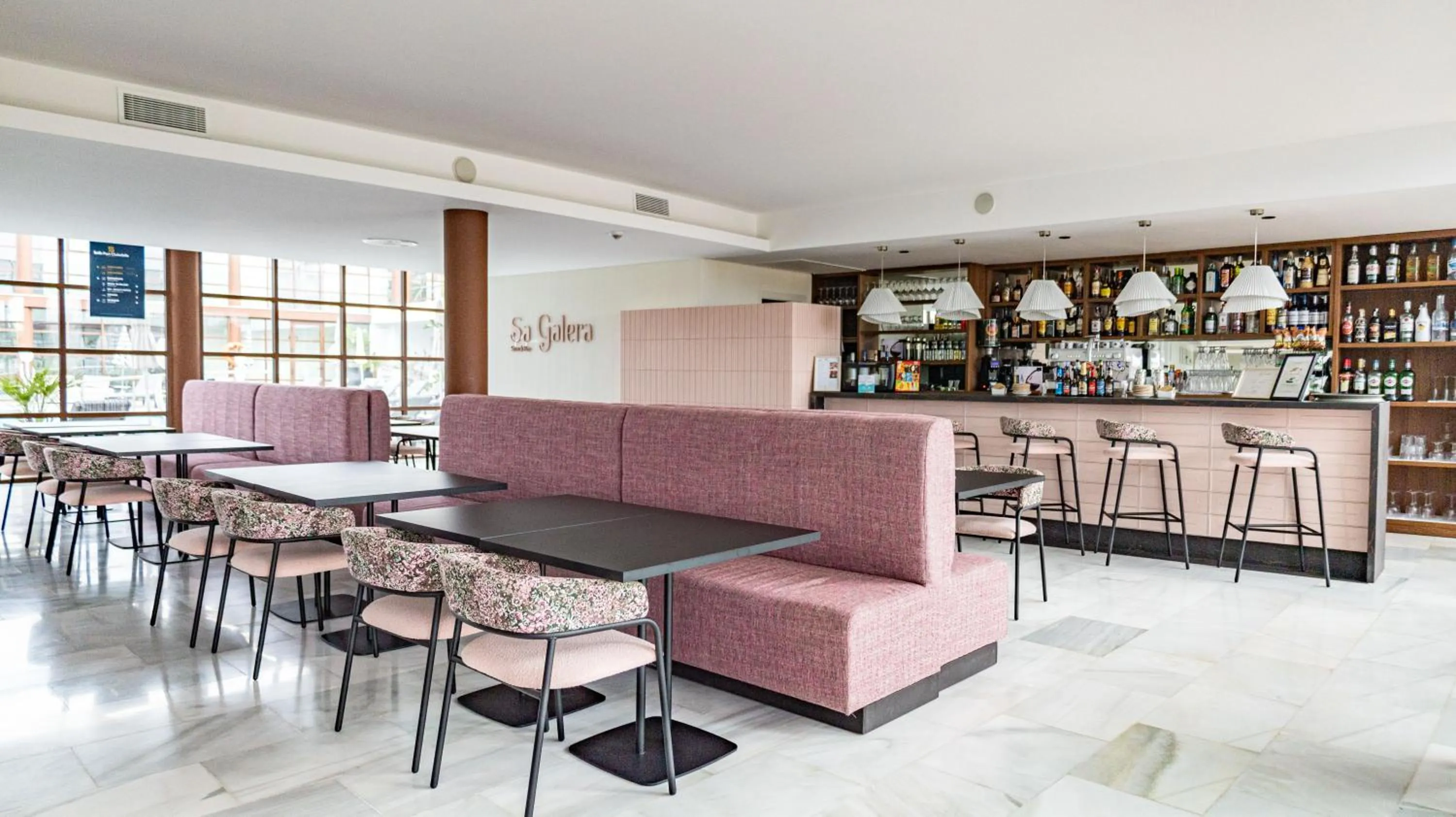 Lounge or bar in Seth Port Ciutadella