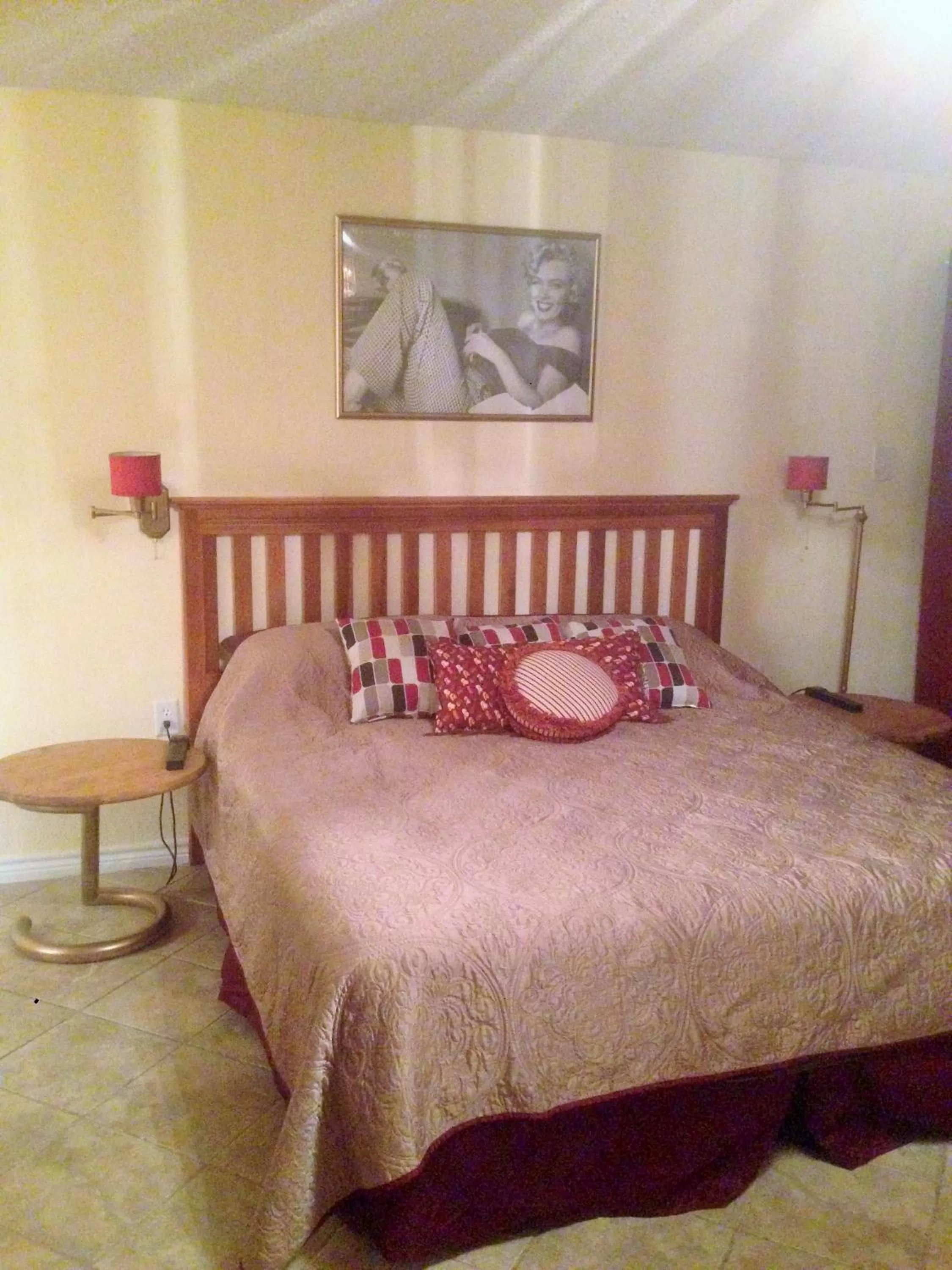 Bedroom in Capri Beach Hotel