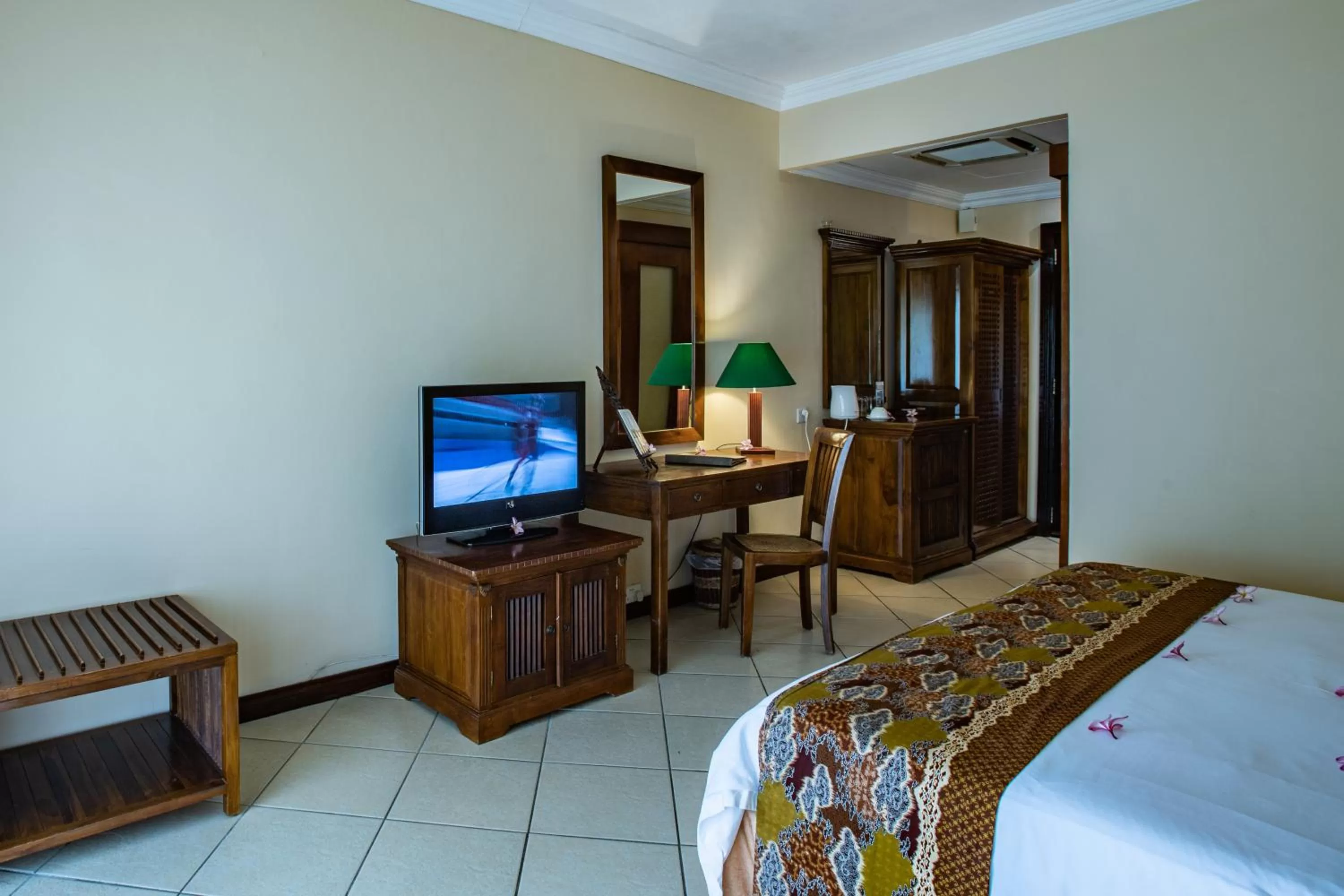 TV and multimedia, Bed in Aanari Hotel & Spa- Mauritius