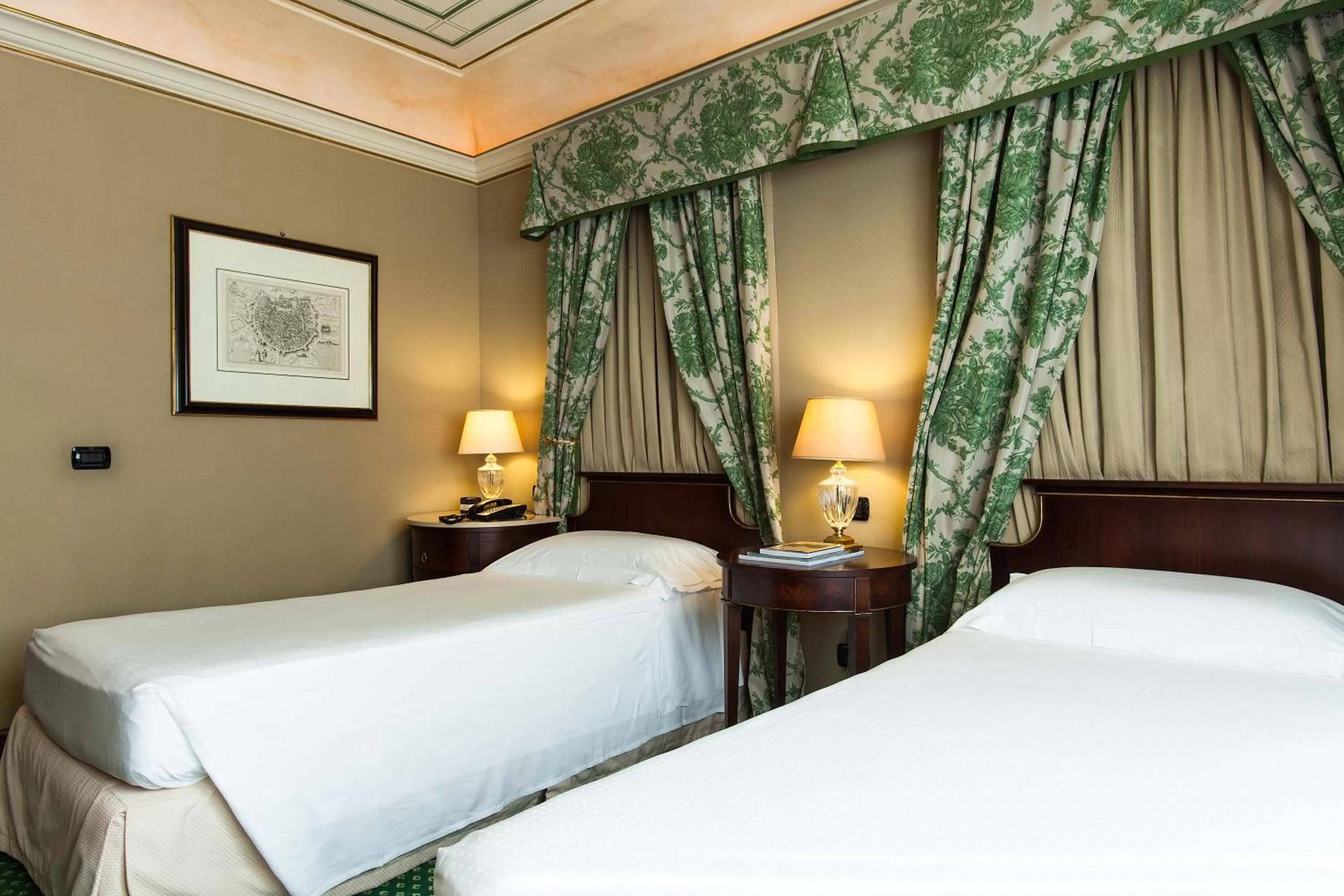 Photo of the whole room, Bed in River Chateau Hotel